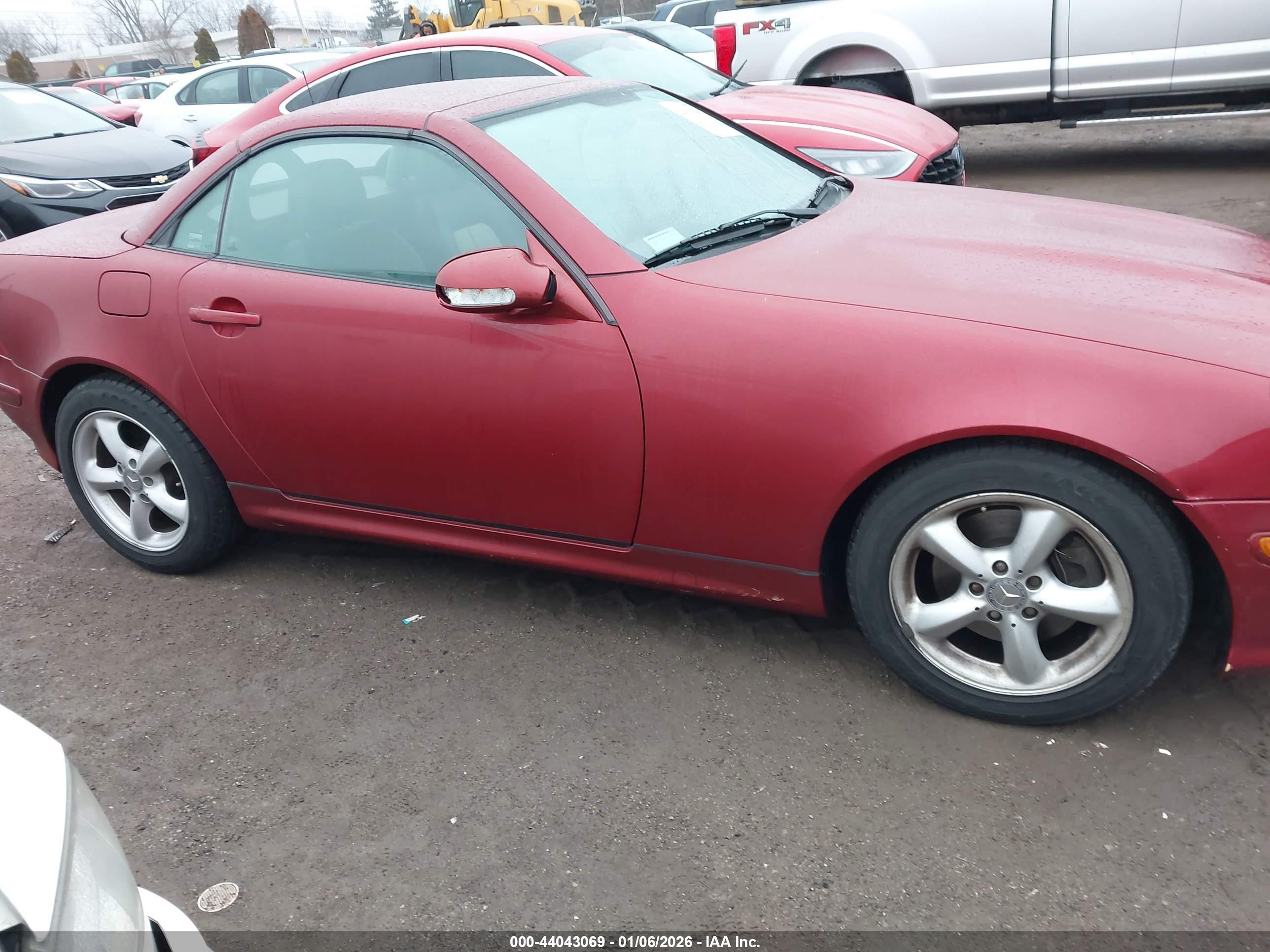 2003 Mercedes-benz Slk 320   Red vin: WDBKK65F83F277336