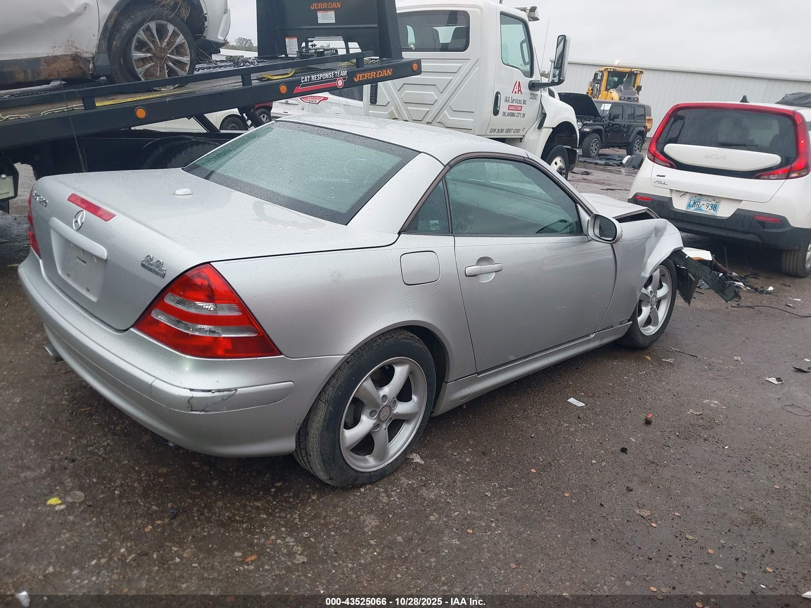 2003 Mercedes-benz Slk 320   Silver vin: WDBKK65F83F282407
