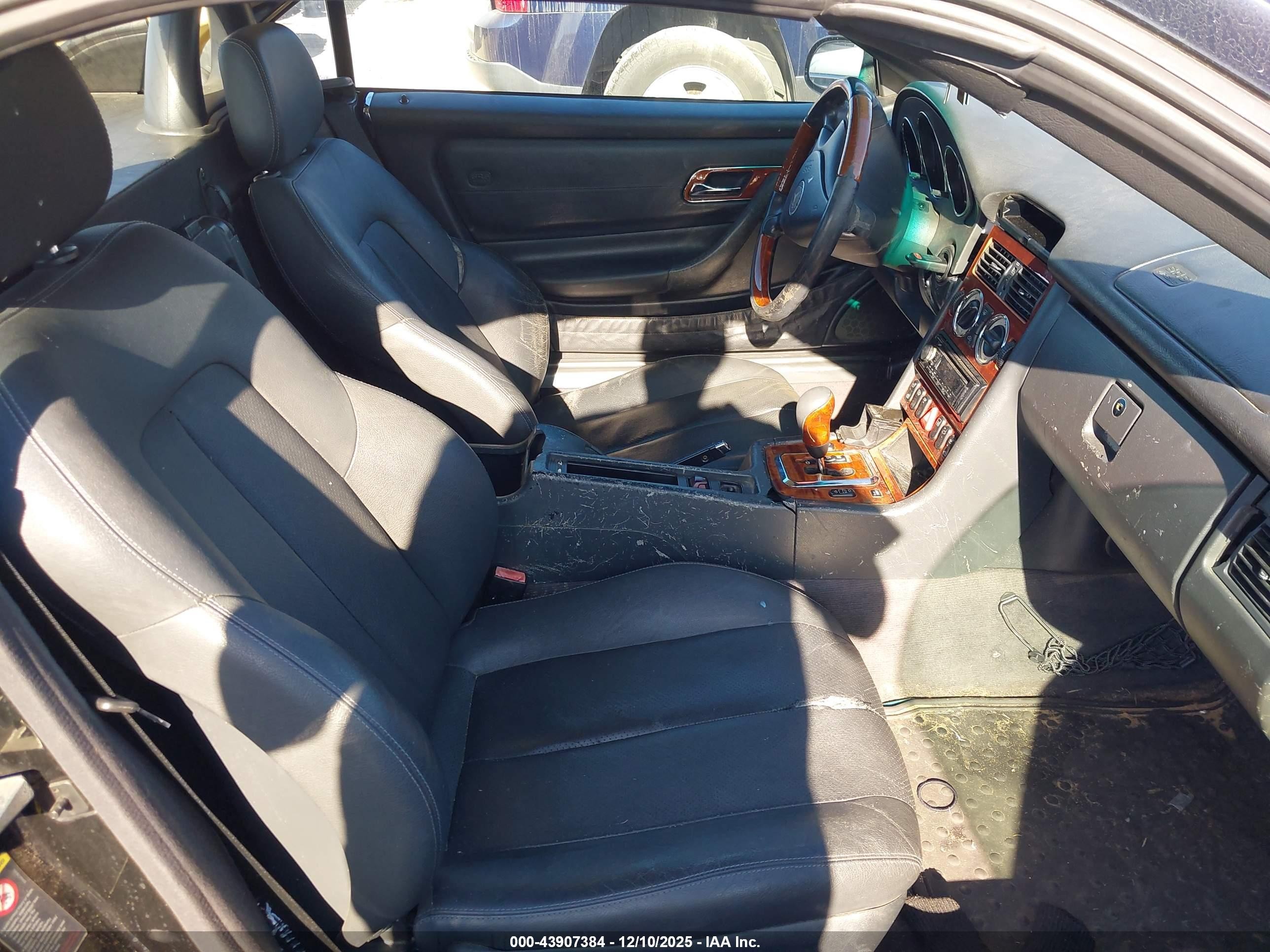 2003 Mercedes-benz Slk 320   Black vin: WDBKK65F83F286599