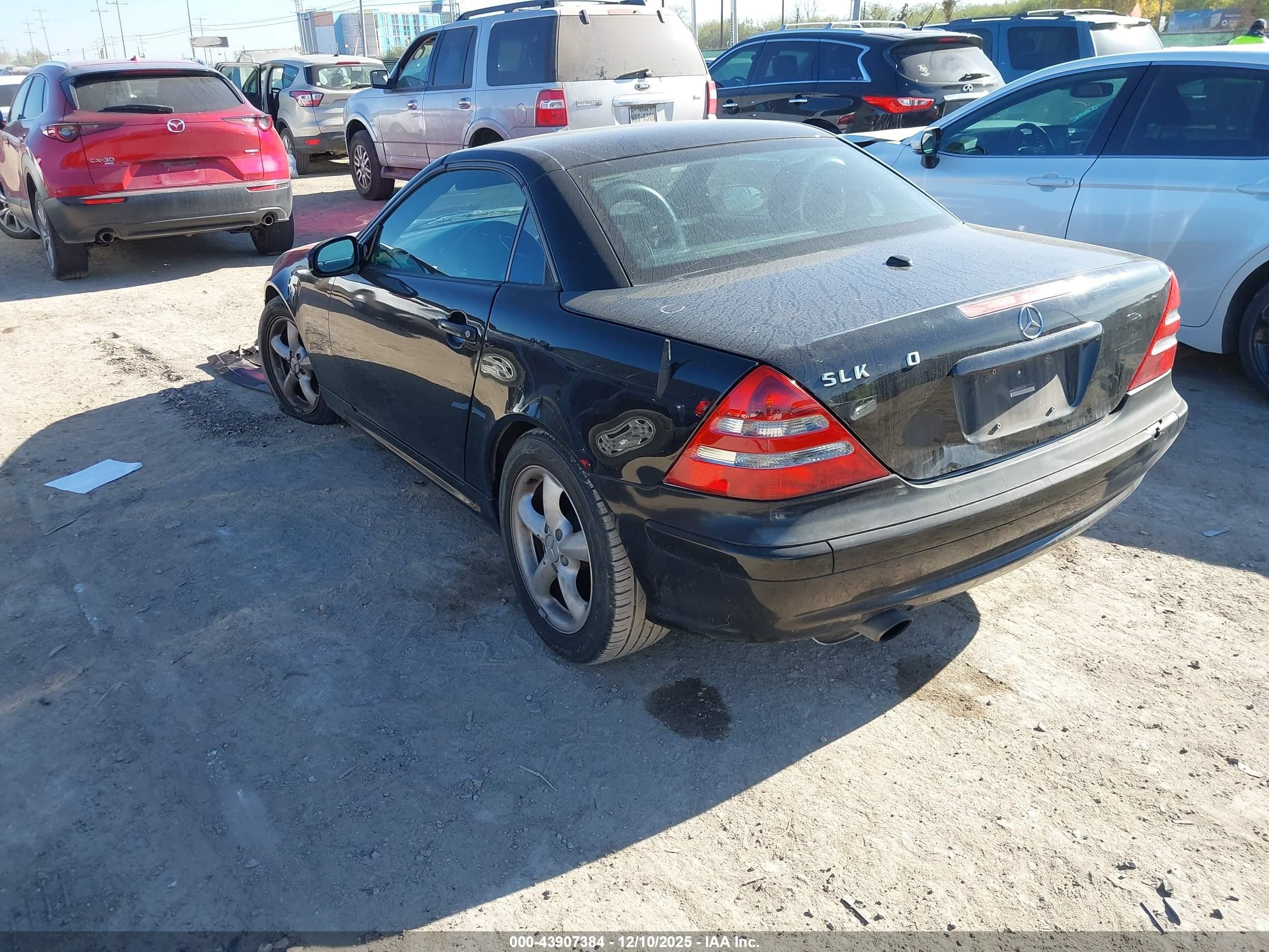 2003 Mercedes-benz Slk 320   Black vin: WDBKK65F83F286599