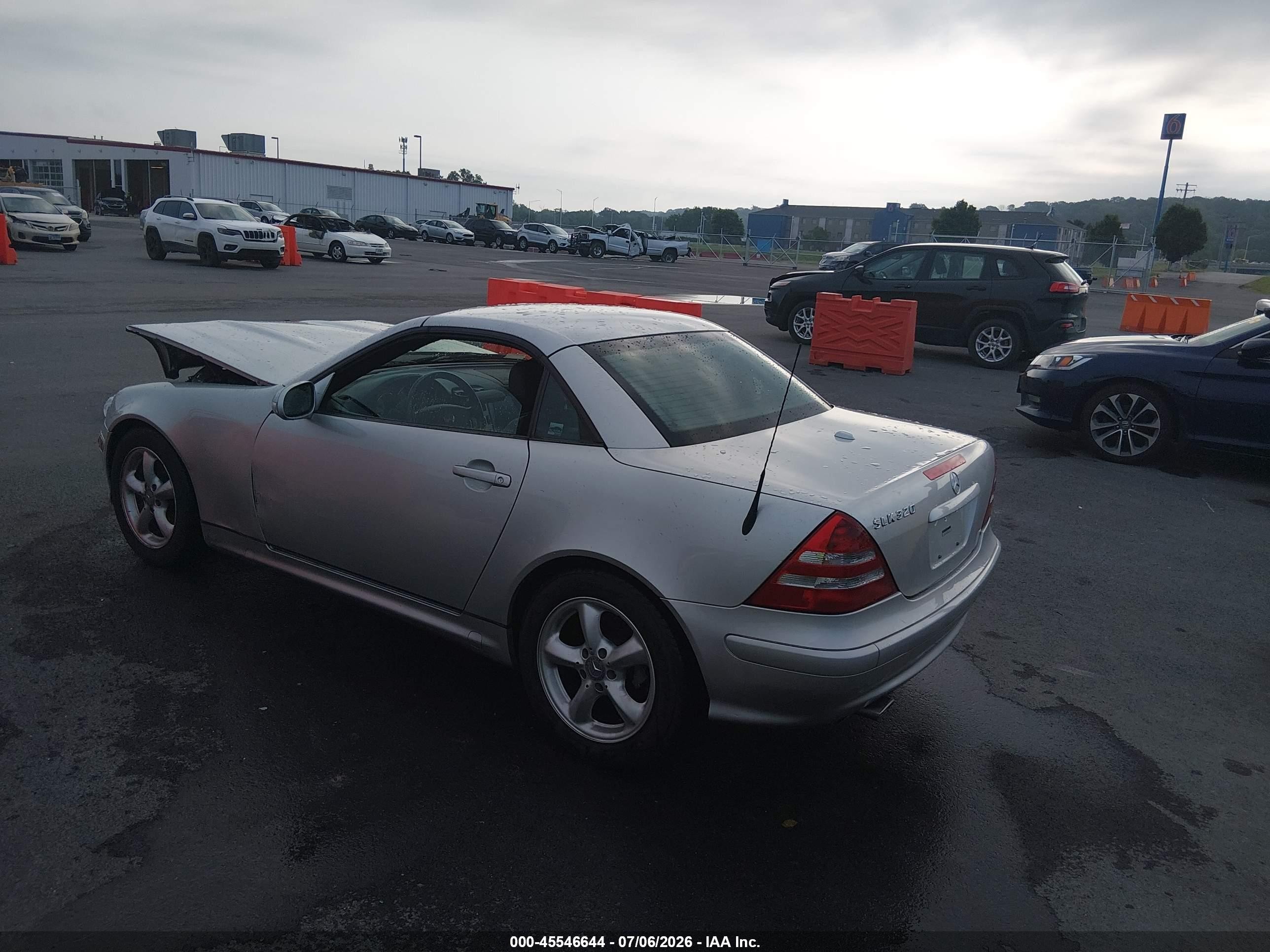 2003 Mercedes-benz Slk 320   Silver vin: WDBKK65F83F297604