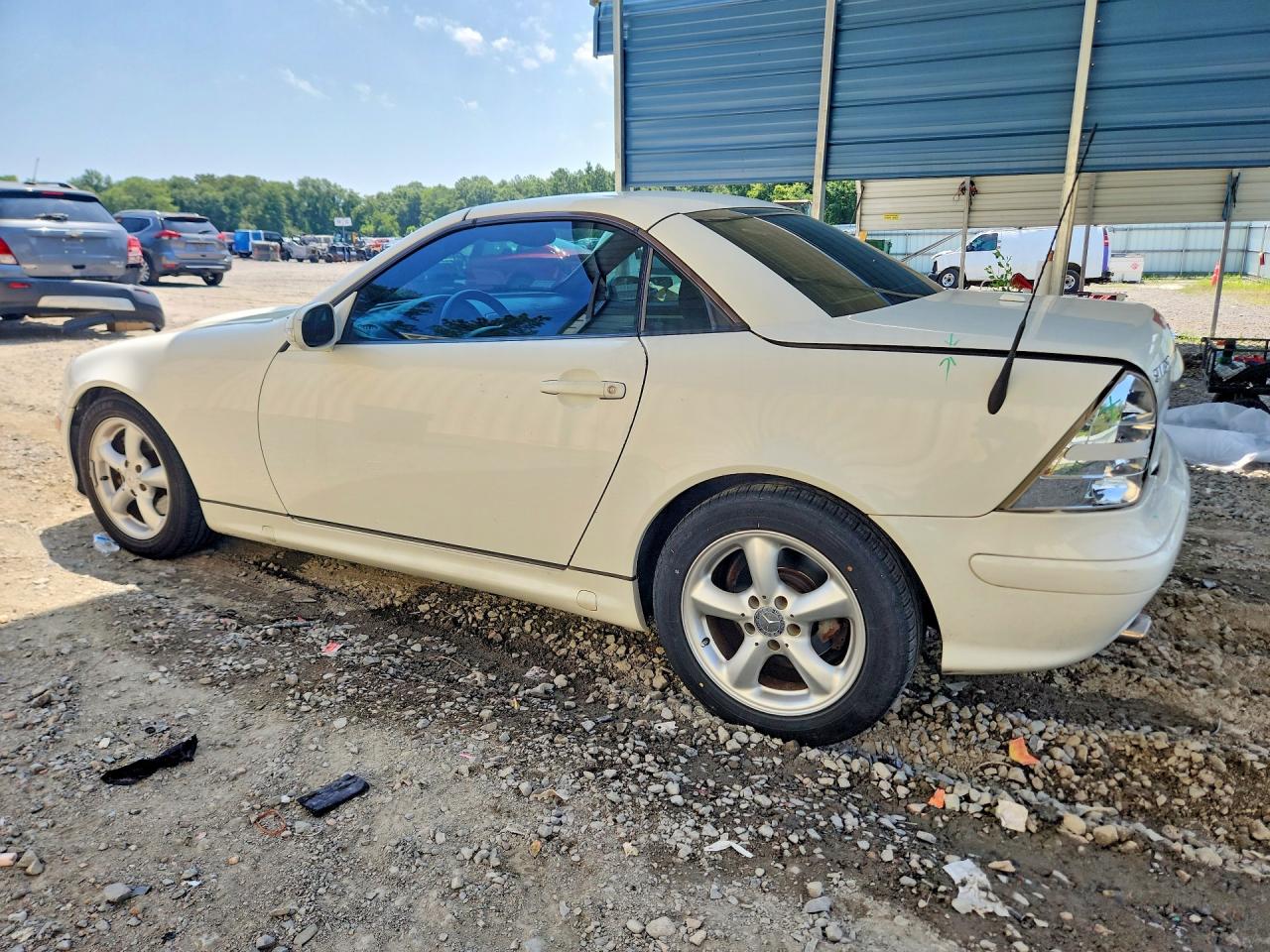 2004 Mercedes-benz Slk 320 White vin: WDBKK65F84F300485