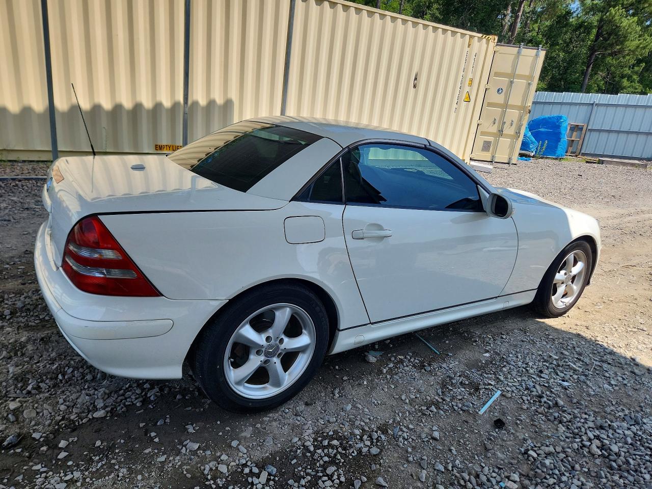 2004 Mercedes-benz Slk 320 White vin: WDBKK65F84F300485