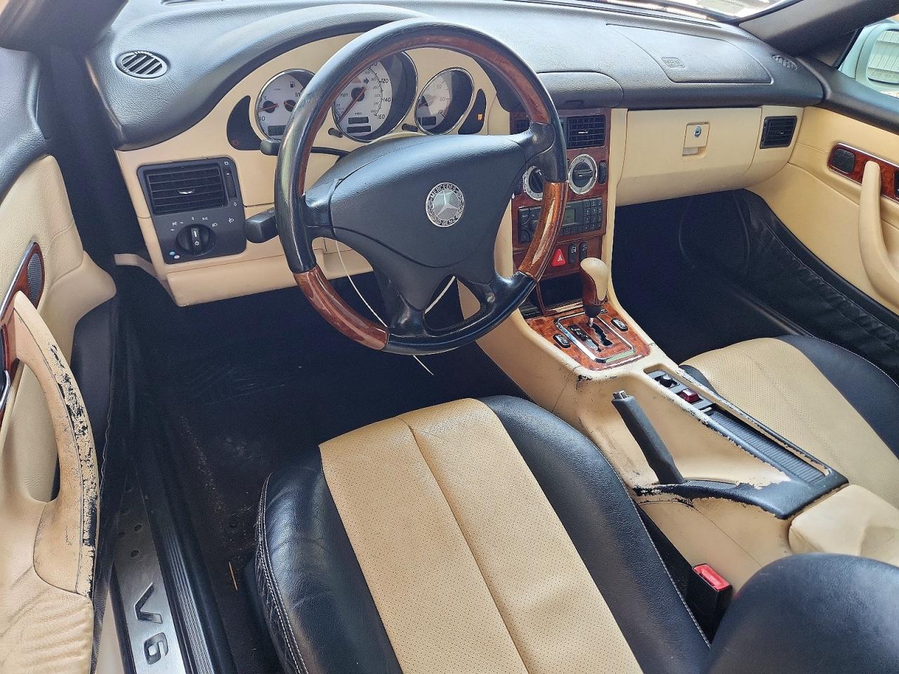 2004 Mercedes-benz Slk 320 White vin: WDBKK65F84F300485