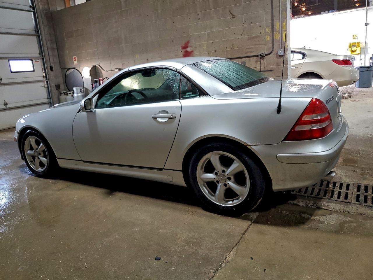 2001 Mercedes-benz Slk 320 Silver vin: WDBKK65F91F191112