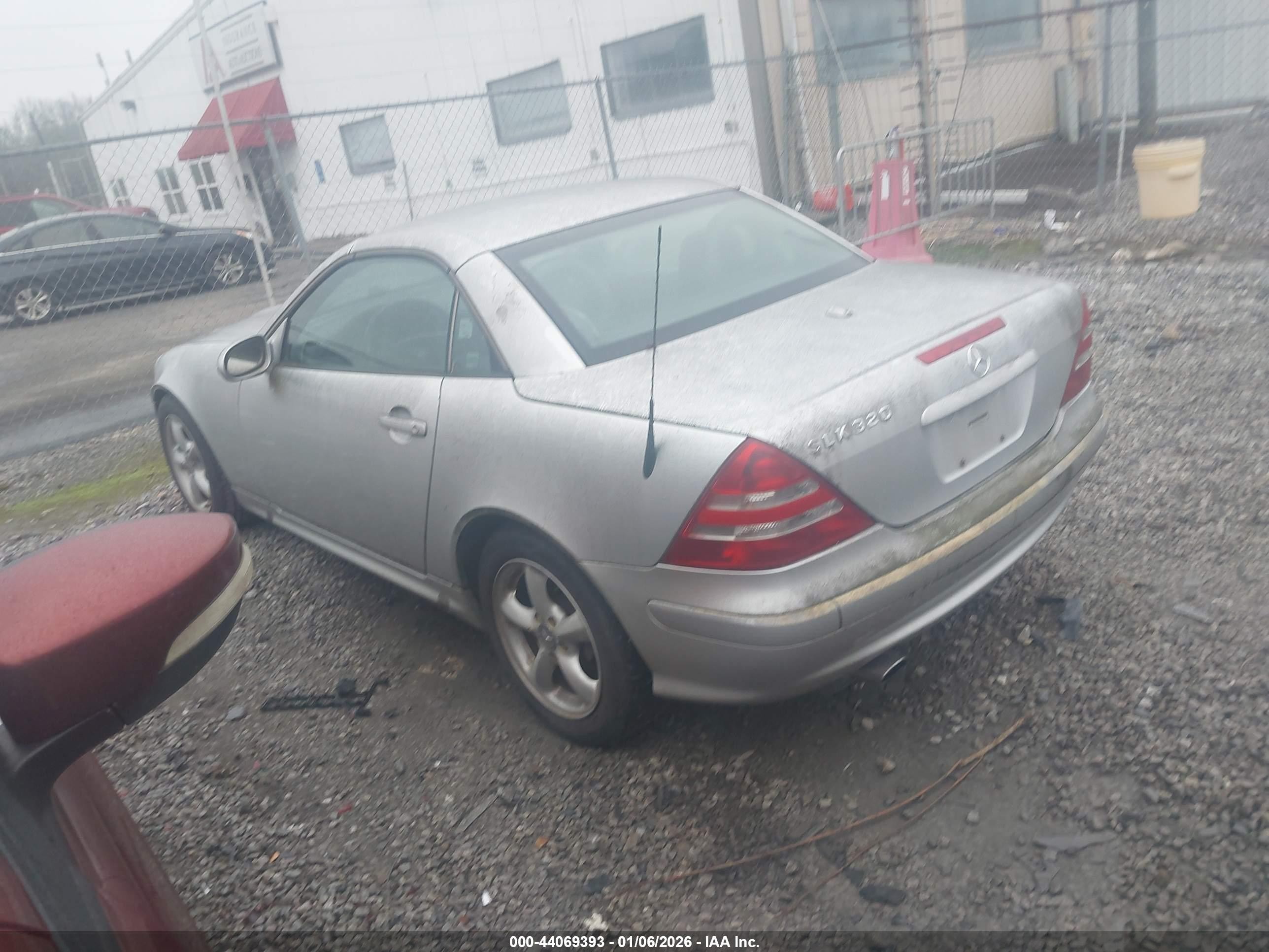 2001 Mercedes-benz Slk 320   Silver vin: WDBKK65F91F196570