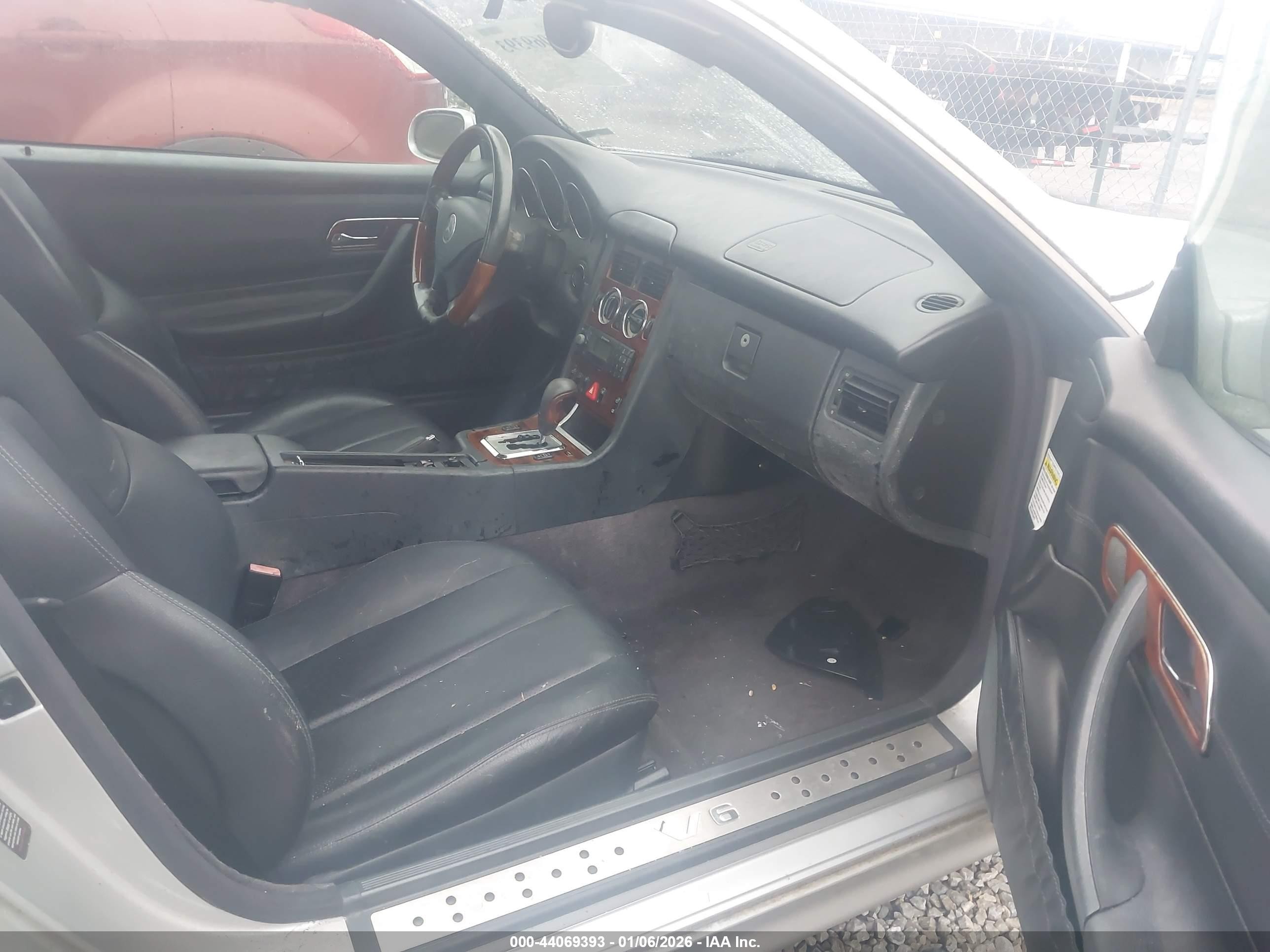 2001 Mercedes-benz Slk 320   Silver vin: WDBKK65F91F196570