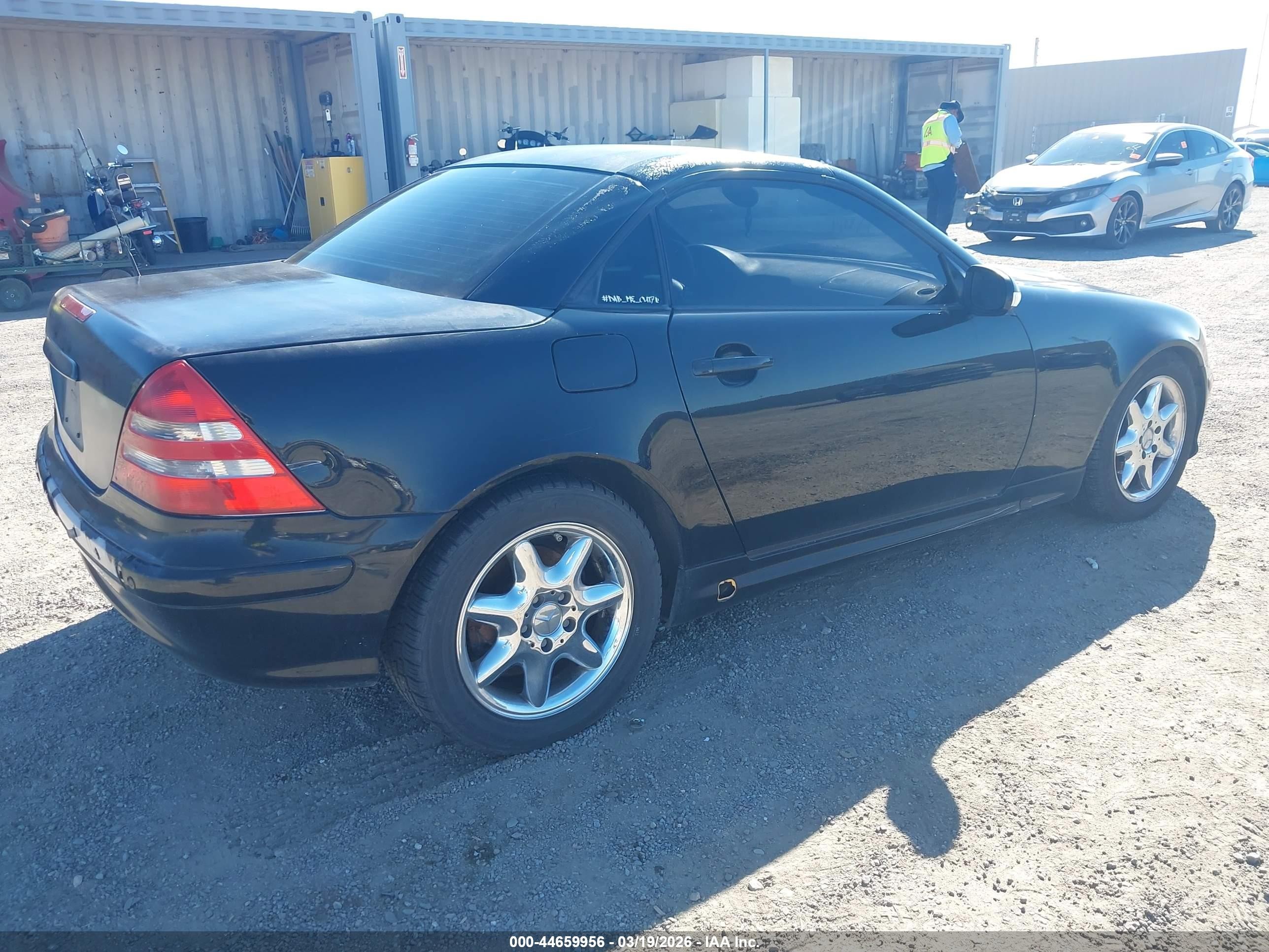2001 Mercedes-benz Slk 320   Black vin: WDBKK65F91F230300