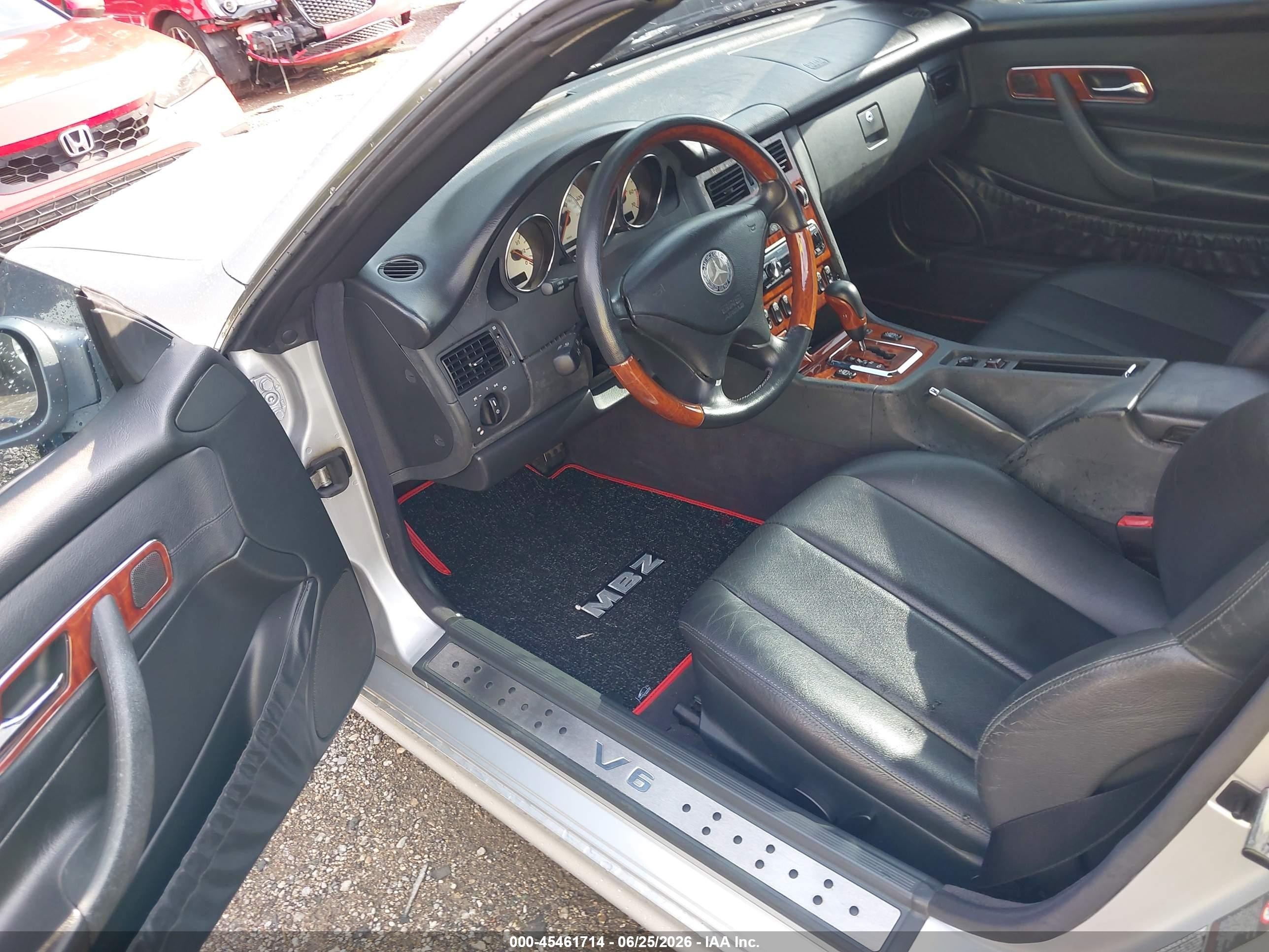 2002 Mercedes-benz Slk 320   Silver vin: WDBKK65F92F241251