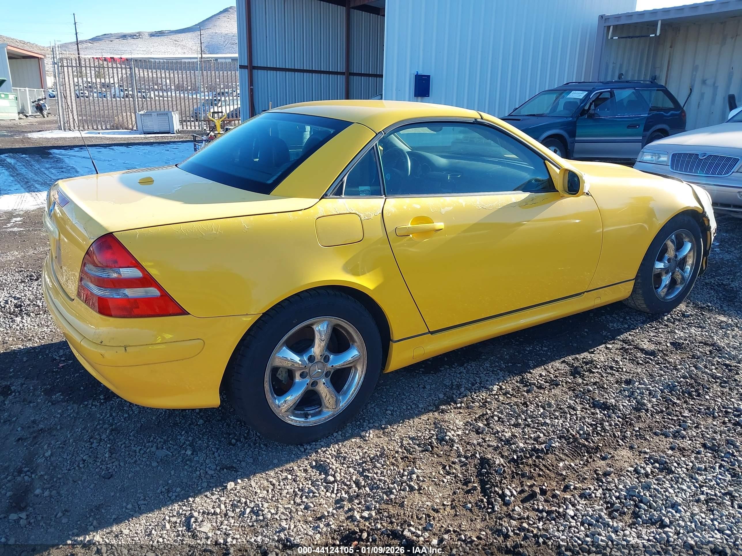 2002 Mercedes-benz Slk 320   Желтый vin: WDBKK65F92F259801