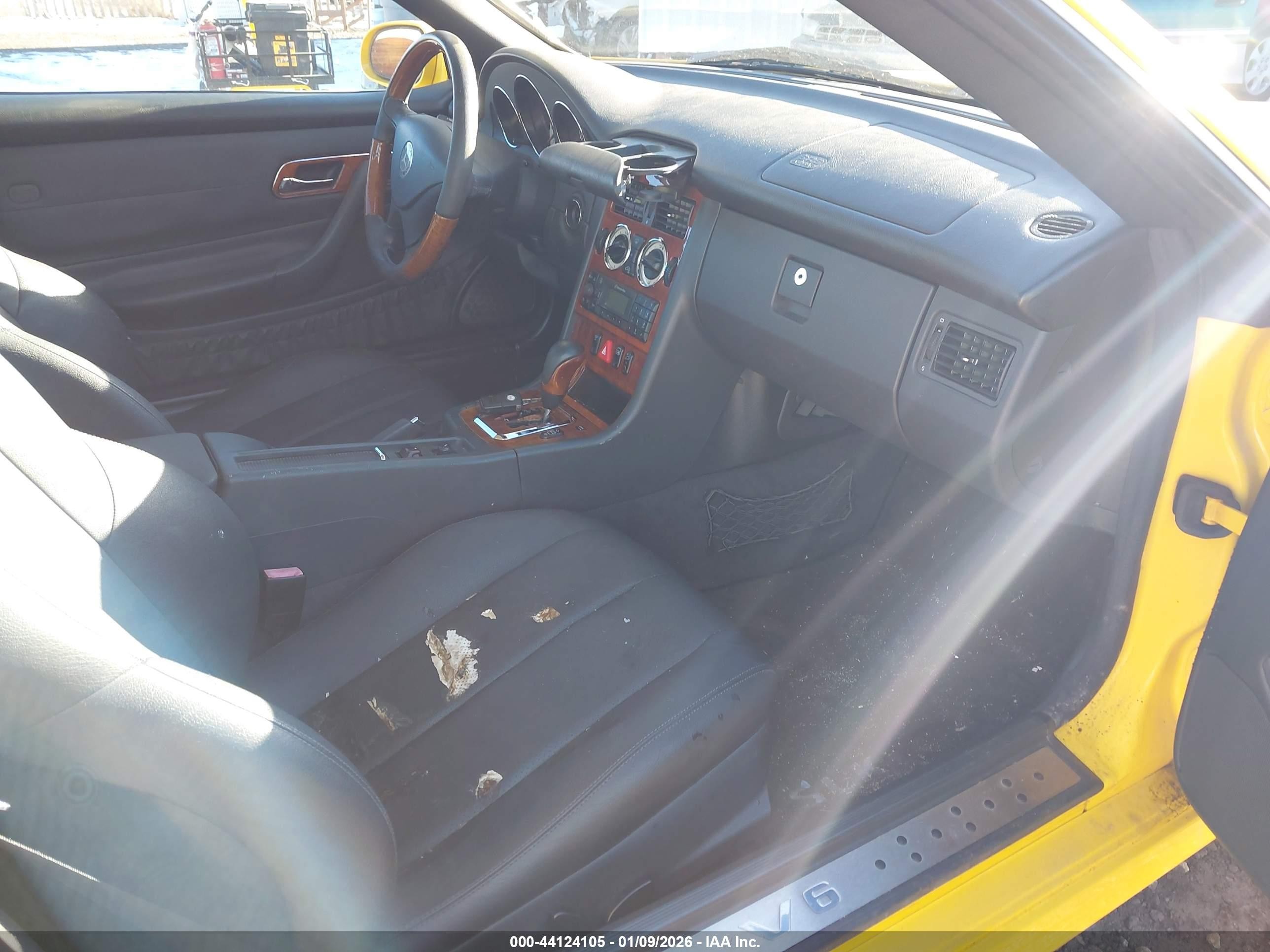 2002 Mercedes-benz Slk 320   Желтый vin: WDBKK65F92F259801