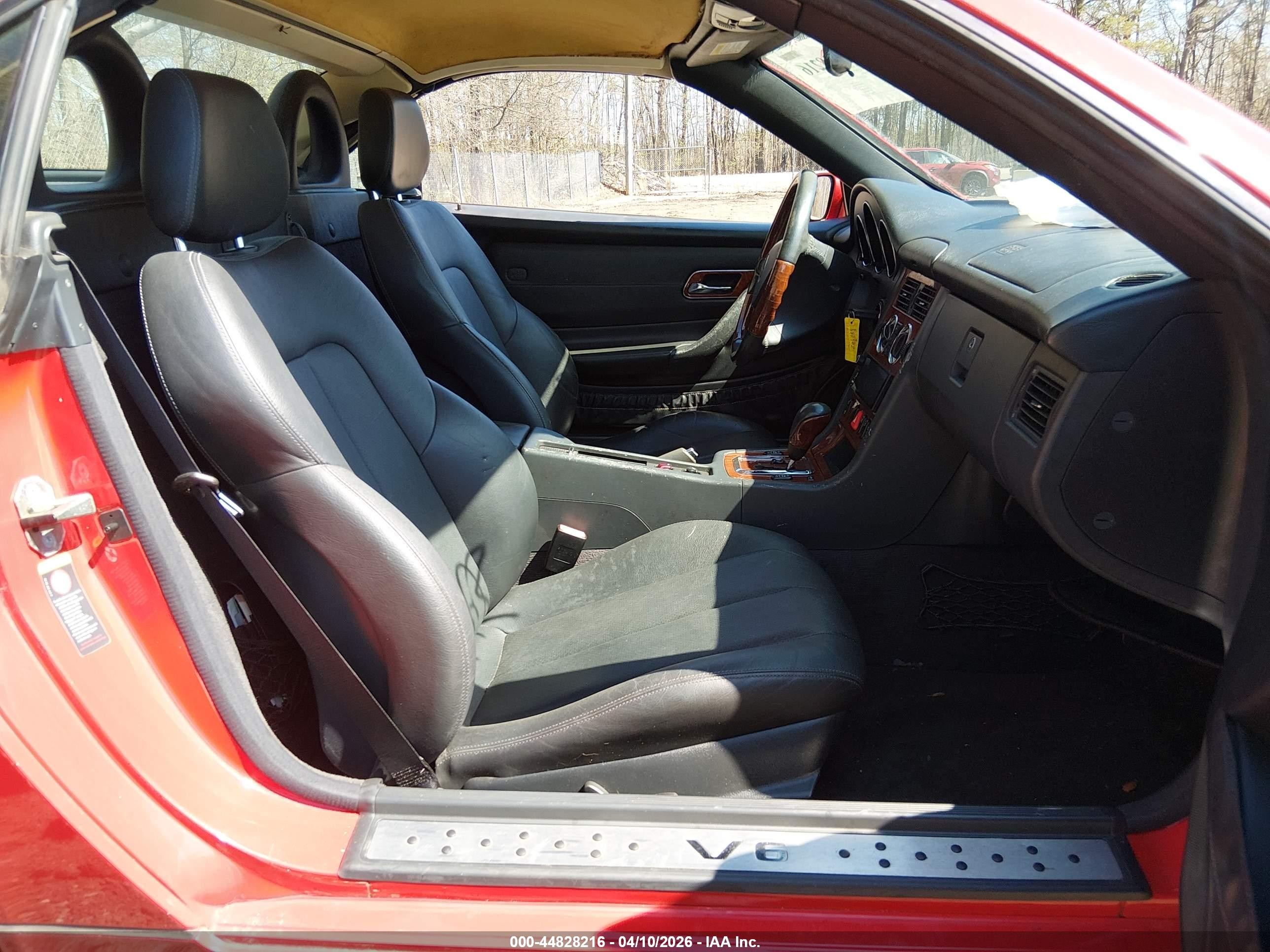 2003 Mercedes-benz Slk 320   Red vin: WDBKK65F93F282318
