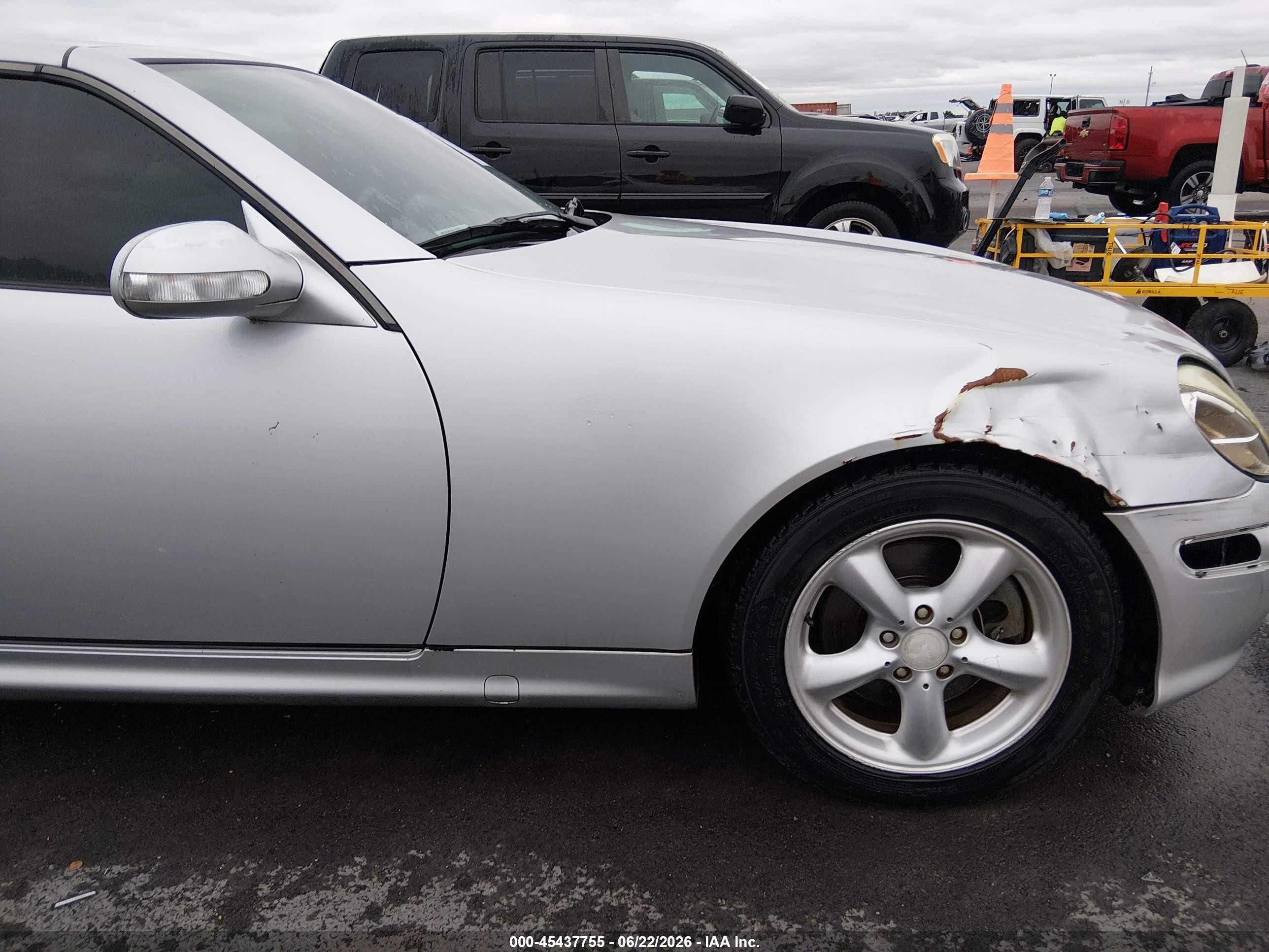 2003 Mercedes-benz Slk 320 Silver vin: WDBKK65F93F282979