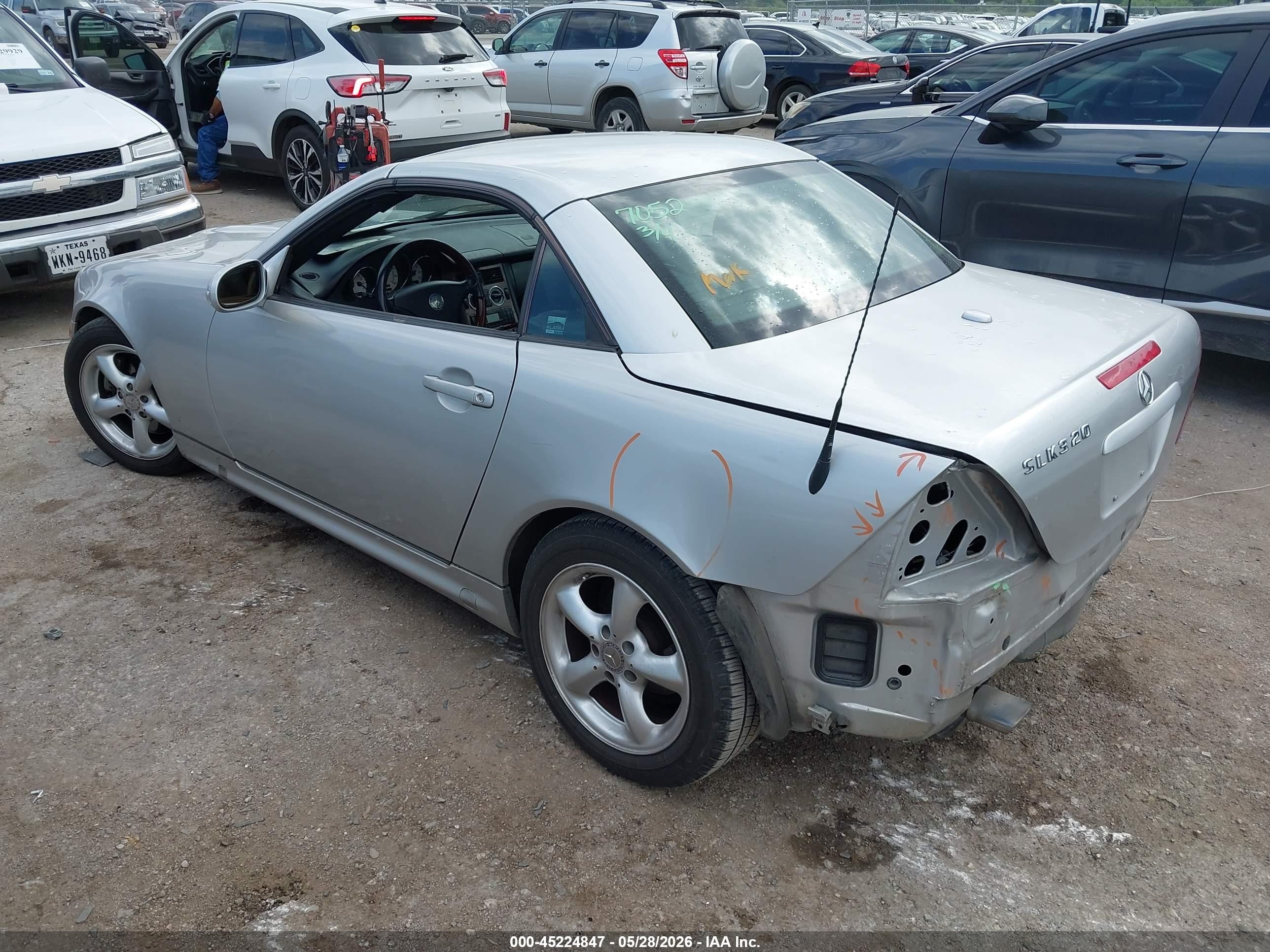 2004 Mercedes-benz Slk 320   Серебряный vin: WDBKK65F94F300477