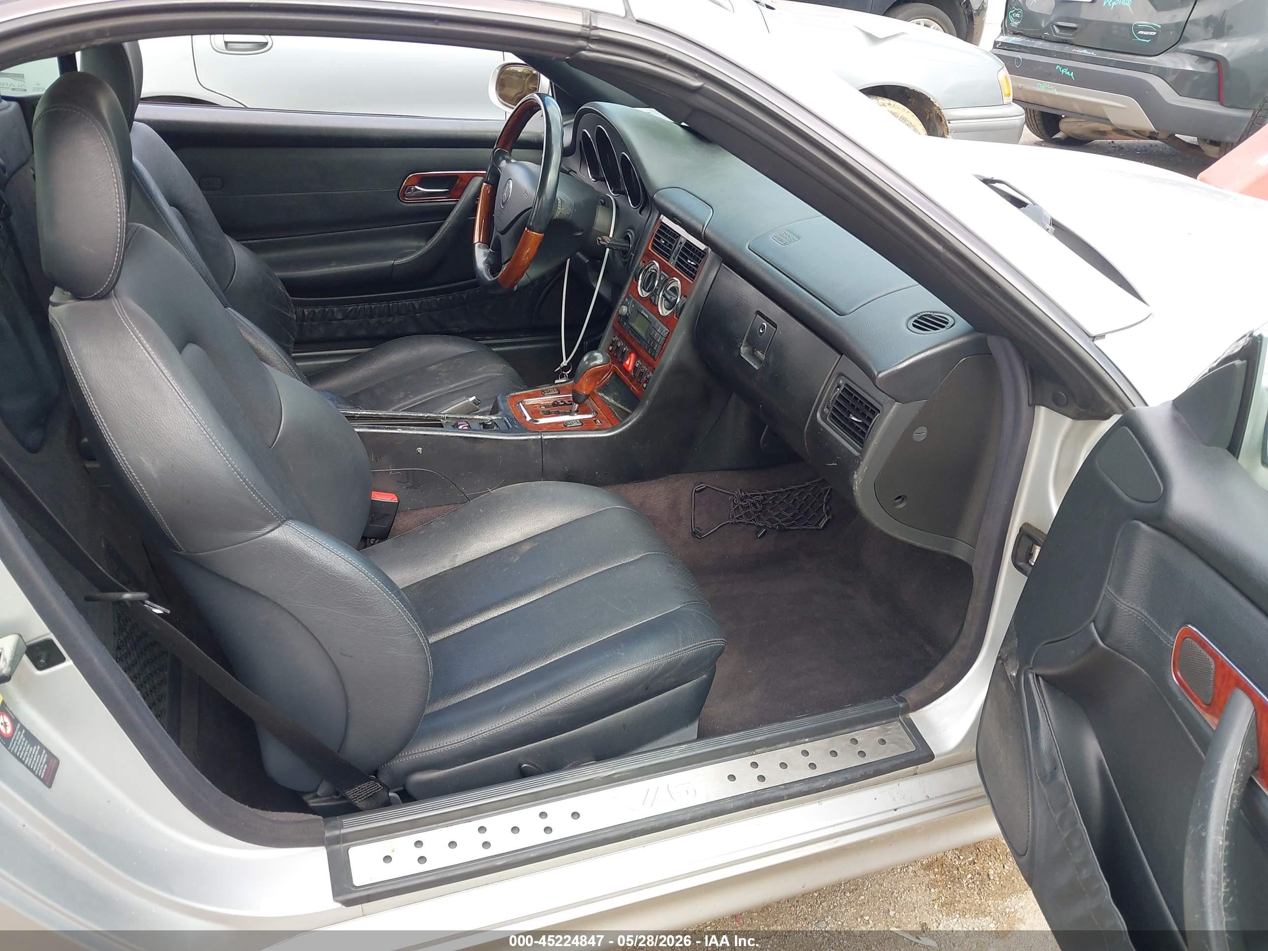 2004 Mercedes-benz Slk 320   Серебряный vin: WDBKK65F94F300477