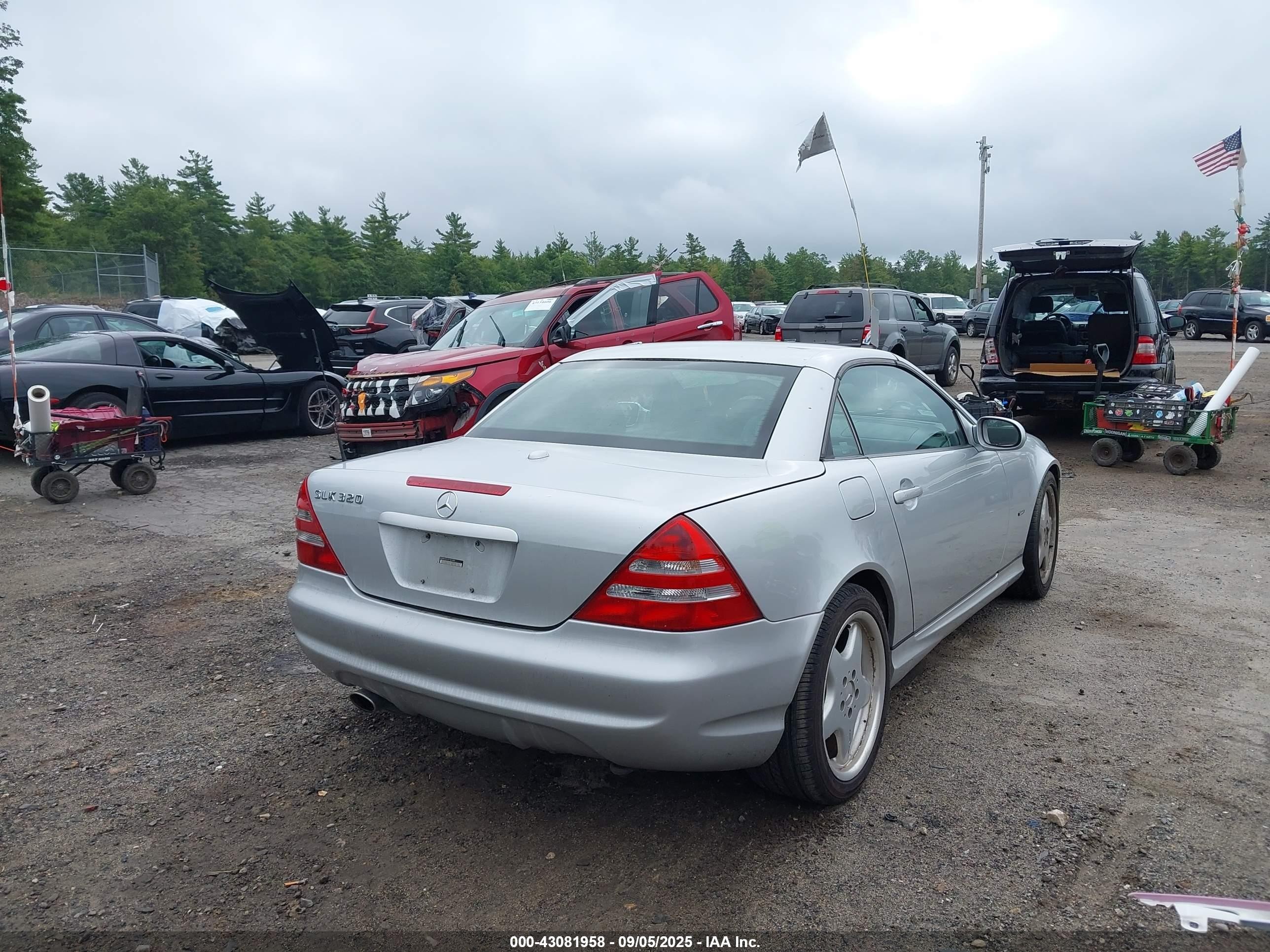 2001 Mercedes-benz Slk 320   Silver vin: WDBKK65FX1F181446