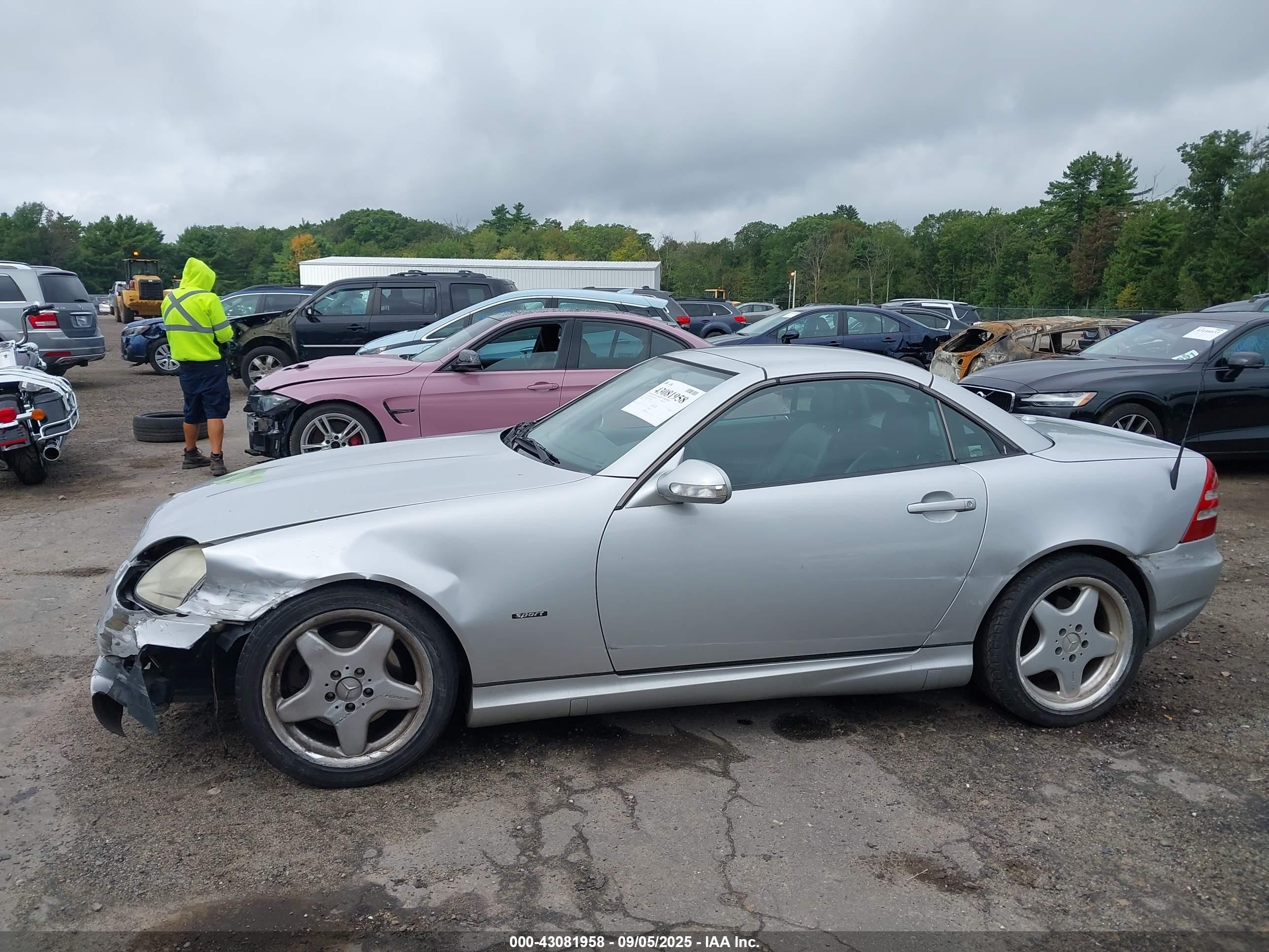 2001 Mercedes-benz Slk 320   Silver vin: WDBKK65FX1F181446
