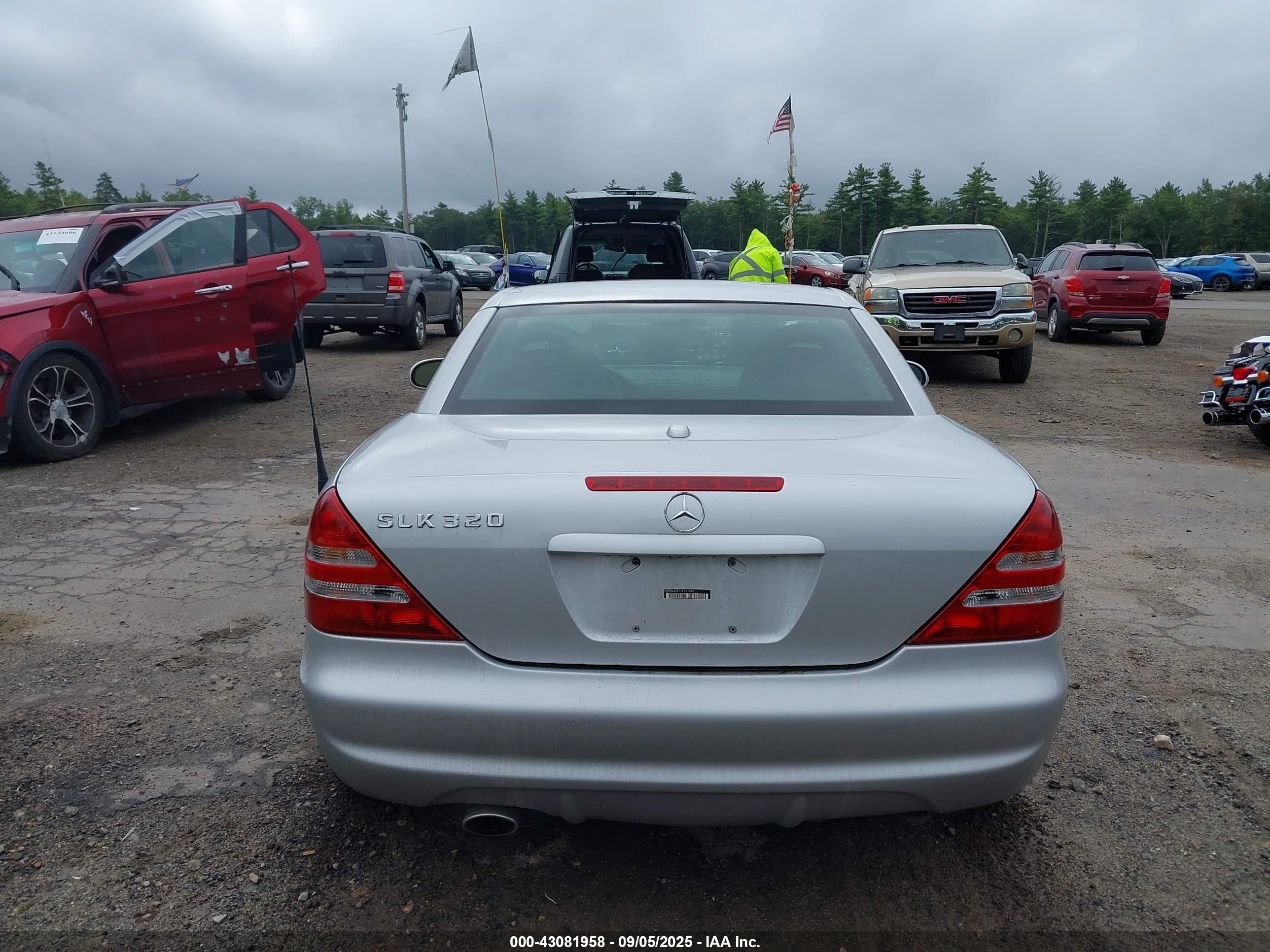 2001 Mercedes-benz Slk 320   Silver vin: WDBKK65FX1F181446