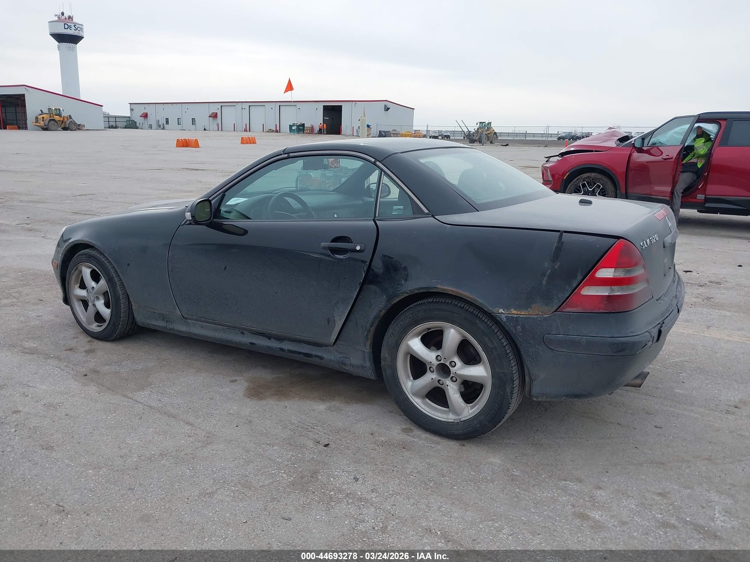 2001 Mercedes-benz Slk 320   Black vin: WDBKK65FX1F184251