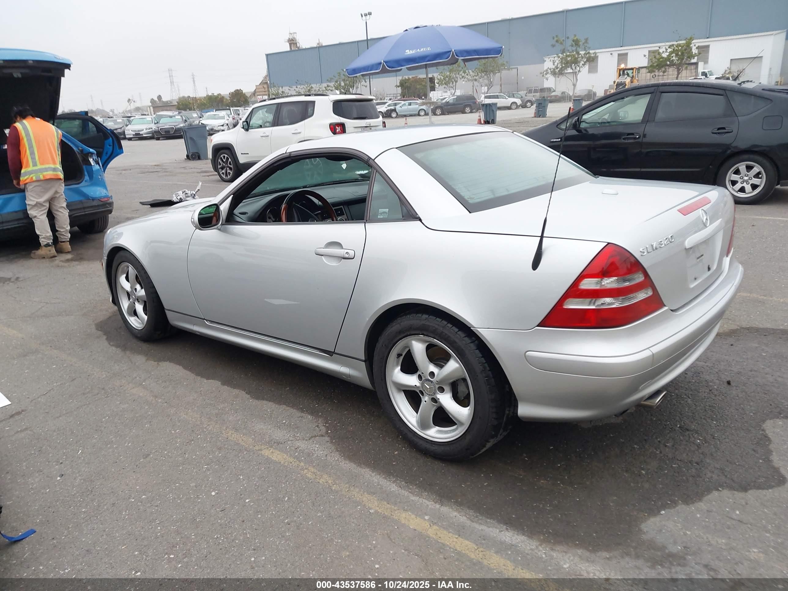2001 Mercedes-benz Slk 320   Silver vin: WDBKK65FX1F187022
