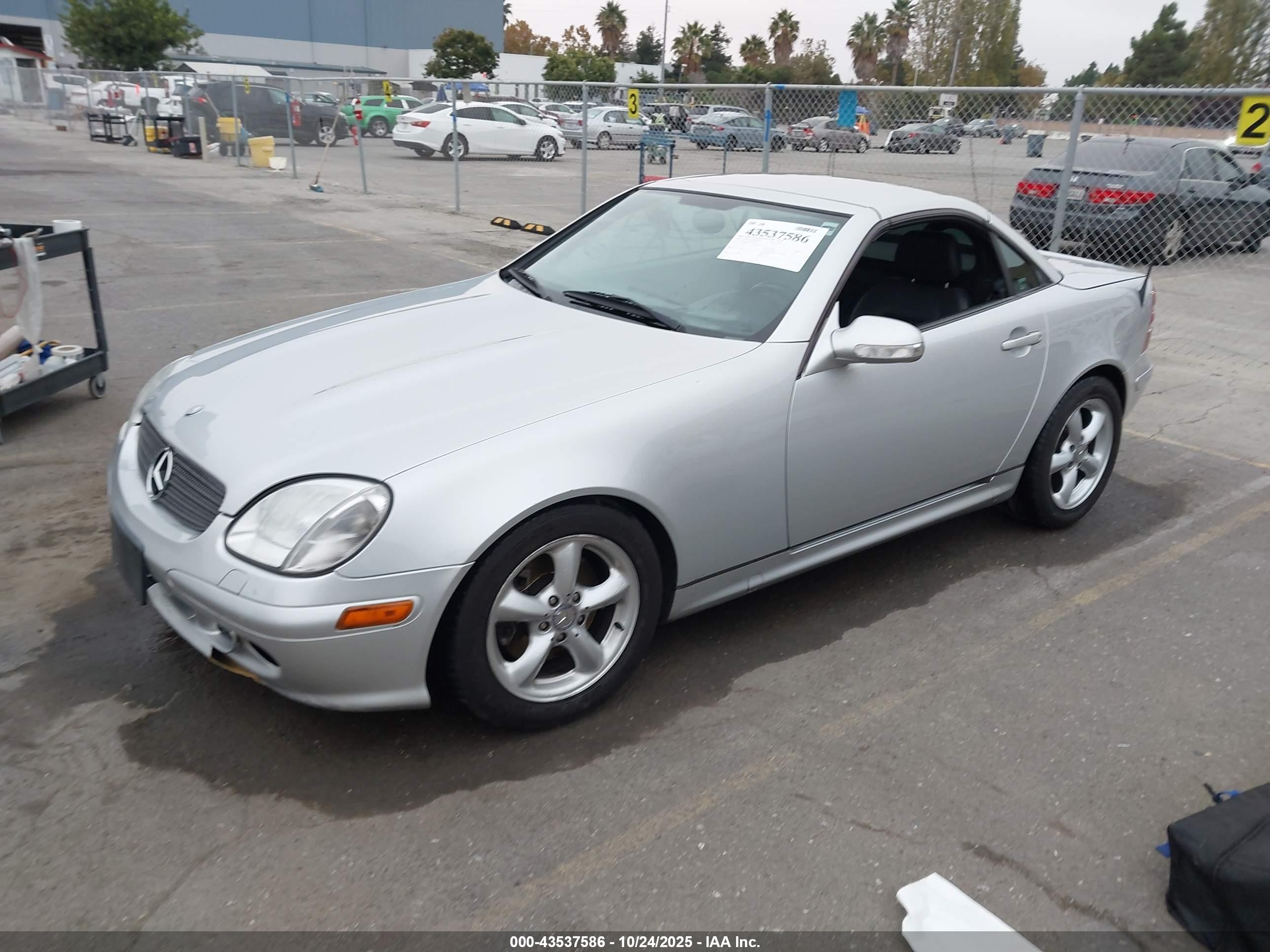2001 Mercedes-benz Slk 320   Silver vin: WDBKK65FX1F187022