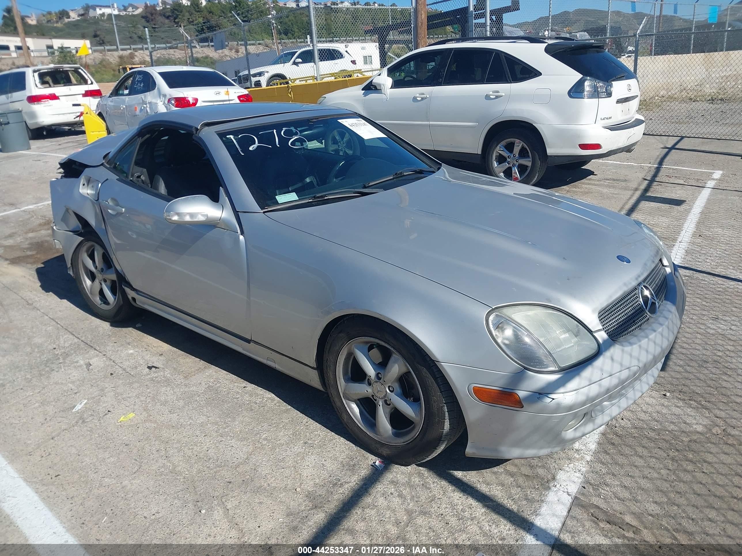 2001 Mercedes-benz Slk 320   Silver vin: WDBKK65FX1F198084