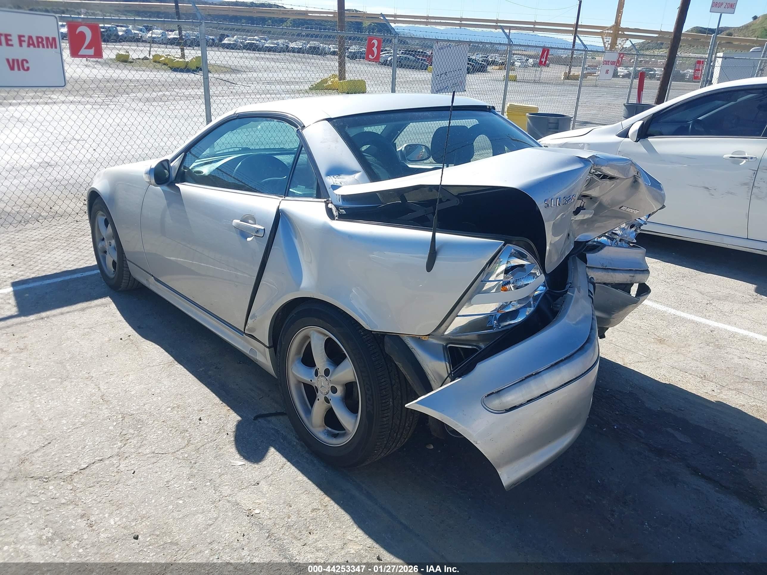 2001 Mercedes-benz Slk 320   Silver vin: WDBKK65FX1F198084