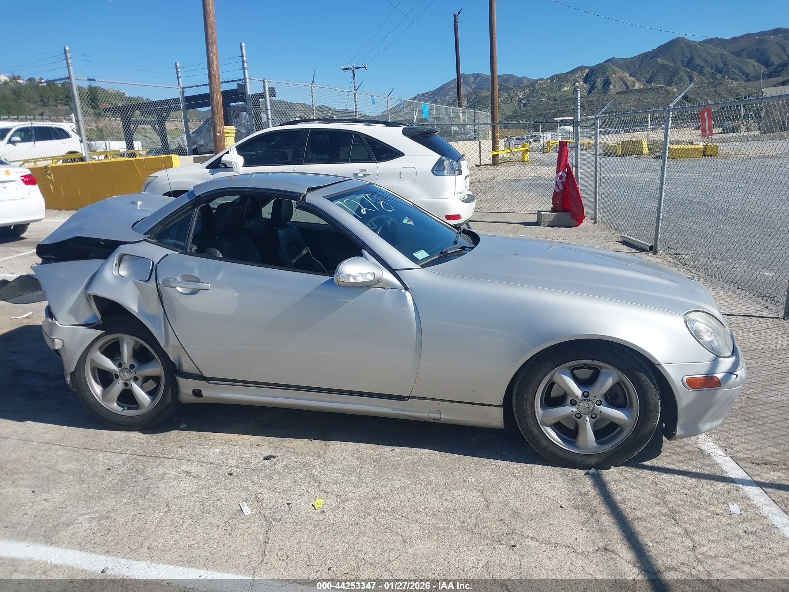 2001 Mercedes-benz Slk 320   Silver vin: WDBKK65FX1F198084