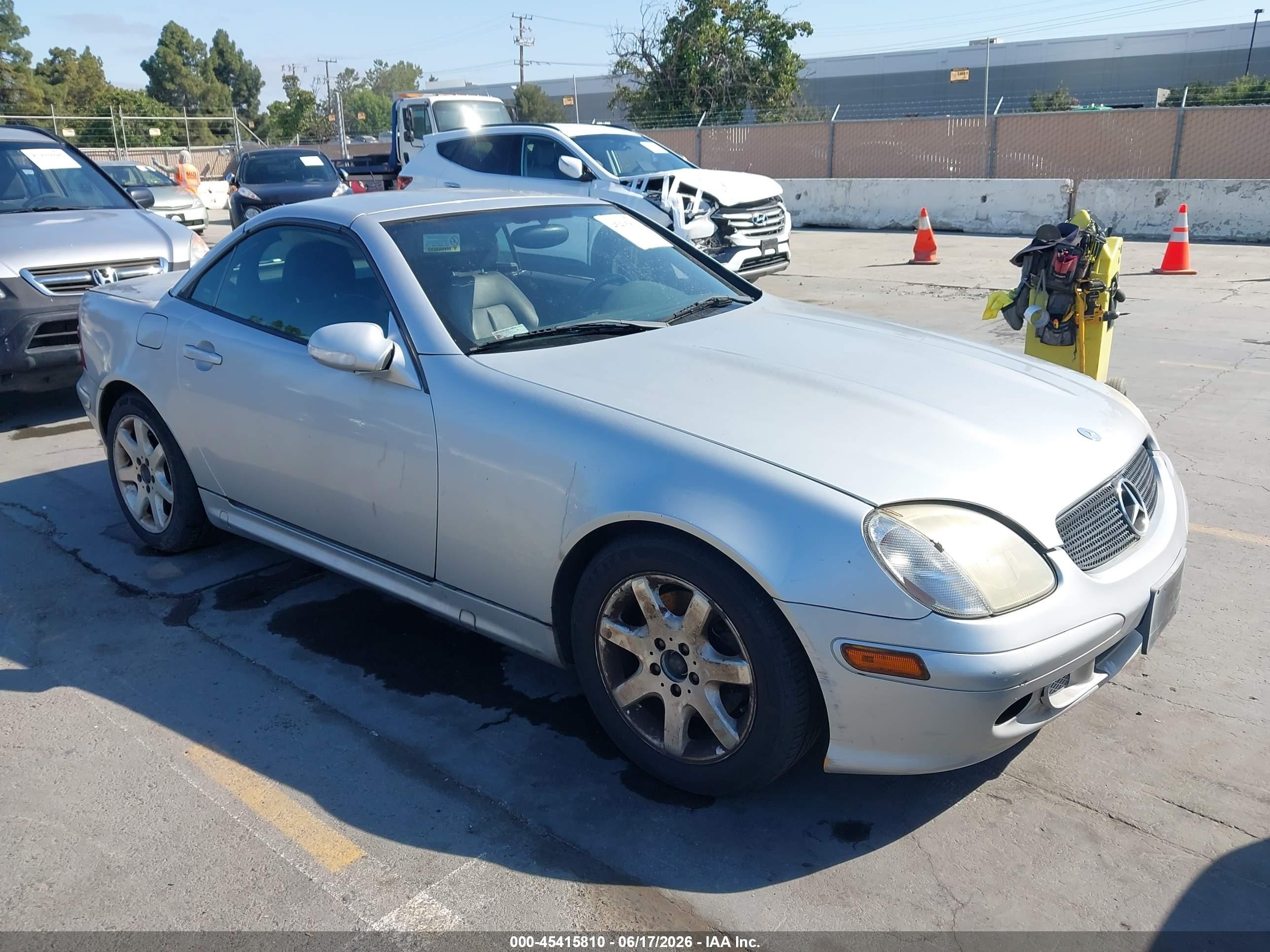 2001 Mercedes-benz Slk 320   Silver vin: WDBKK65FX1F204479