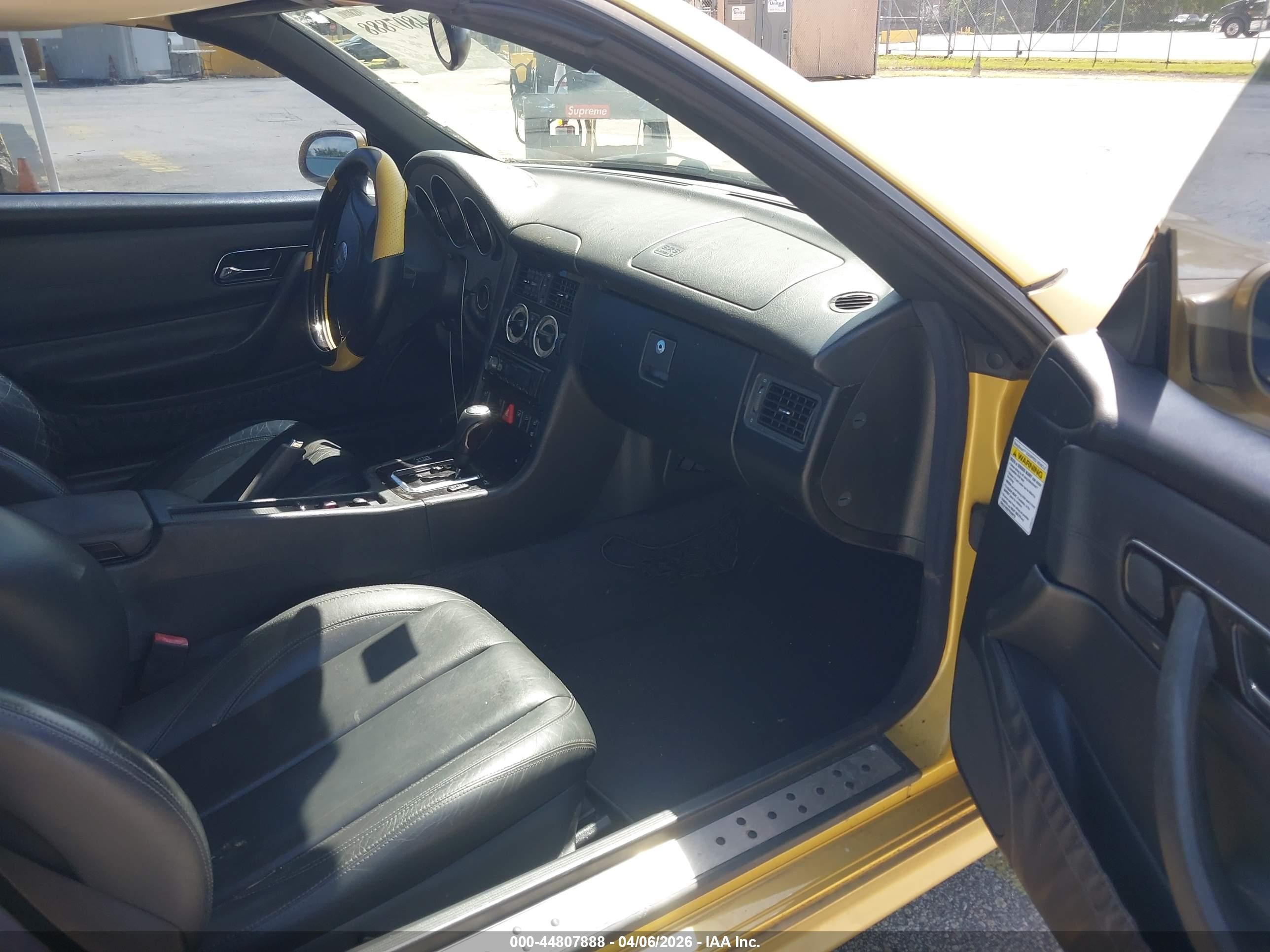 2001 Mercedes-benz Slk 320   Yellow vin: WDBKK65FX1F209519