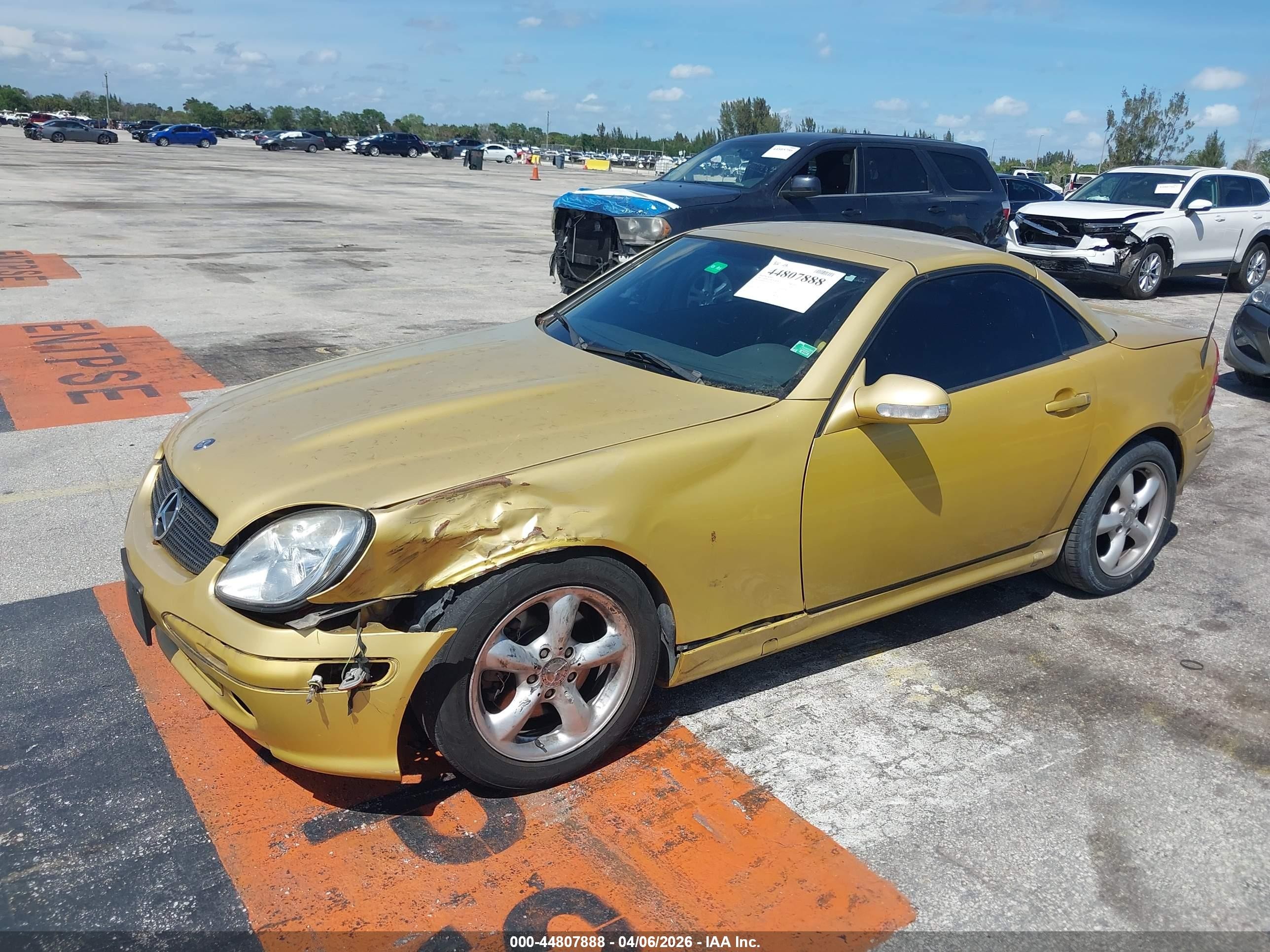 2001 Mercedes-benz Slk 320   Yellow vin: WDBKK65FX1F209519