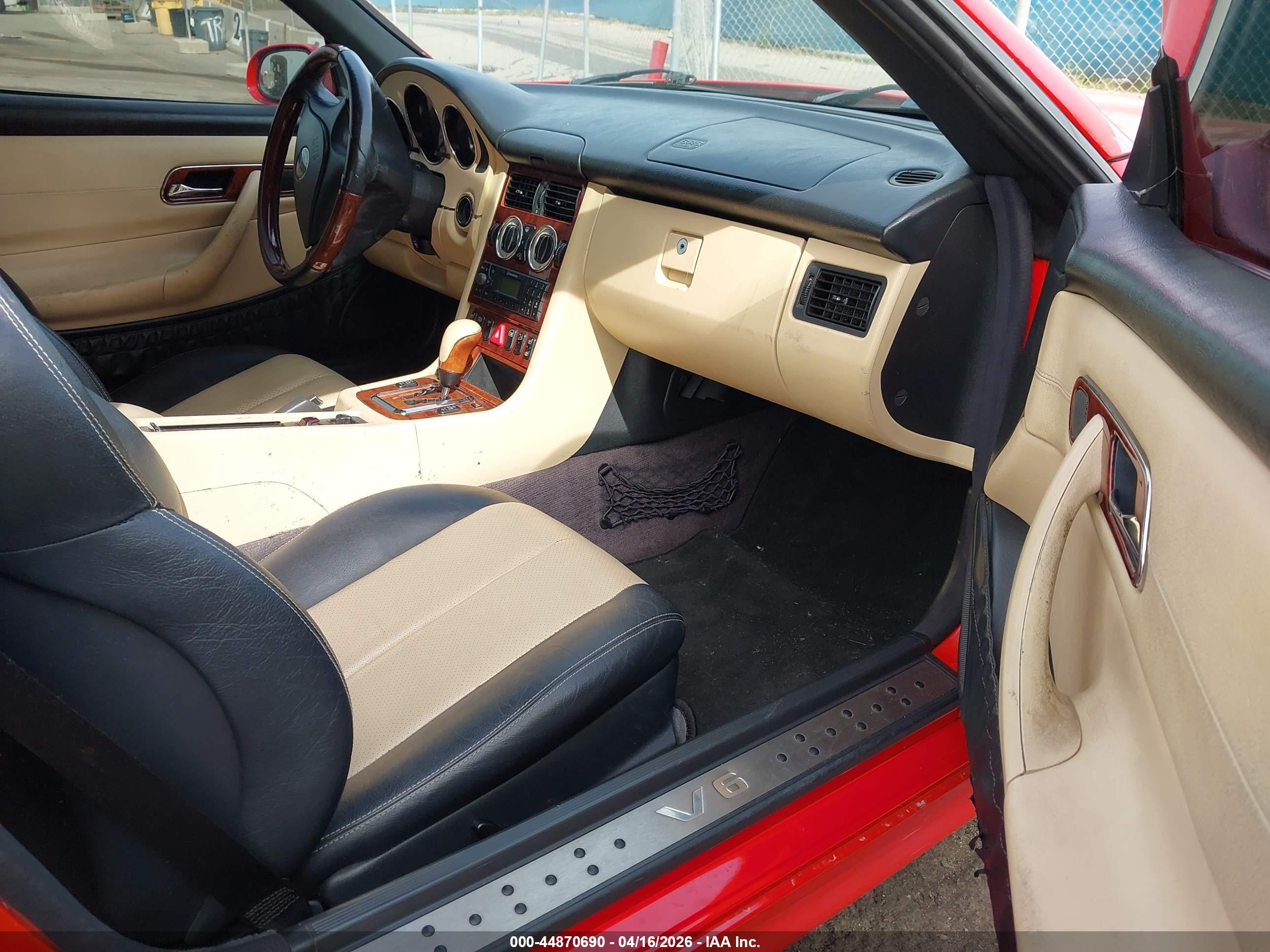 2001 Mercedes-benz Slk 320   Red vin: WDBKK65FX1F216275