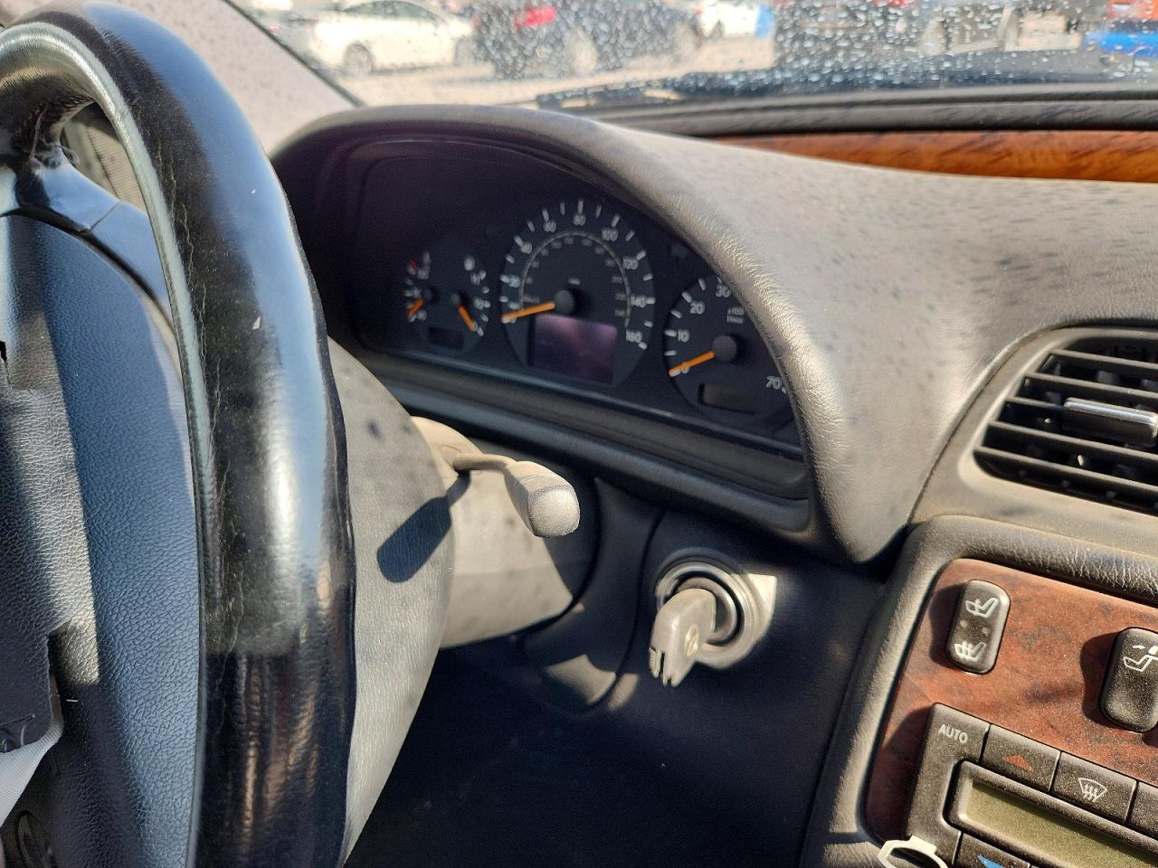 2002 Mercedes-benz Clk 320 Black vin: WDBLJ65G02F196927