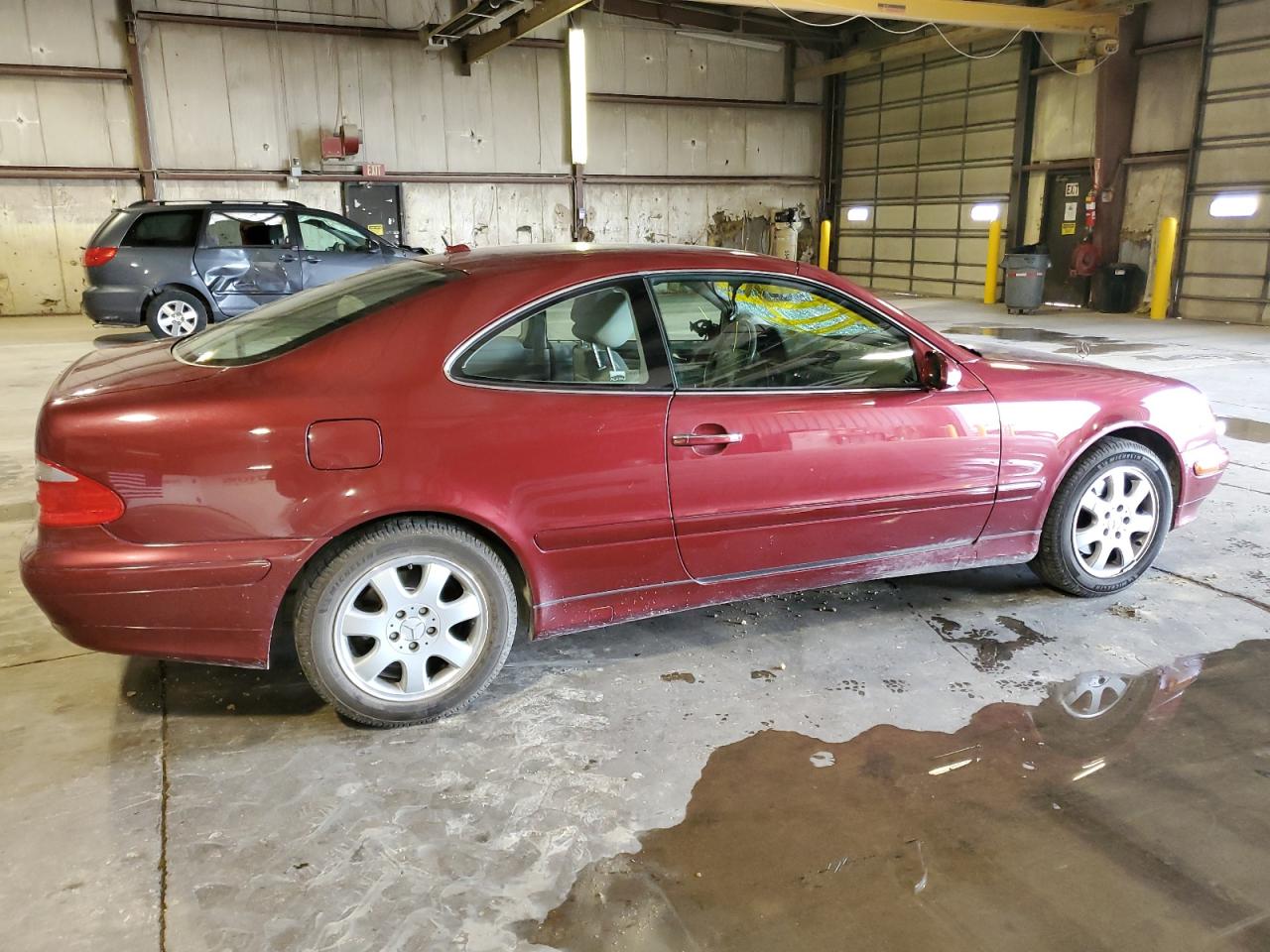 2002 Mercedes-benz Clk 320 Maroon vin: WDBLJ65G02T127382