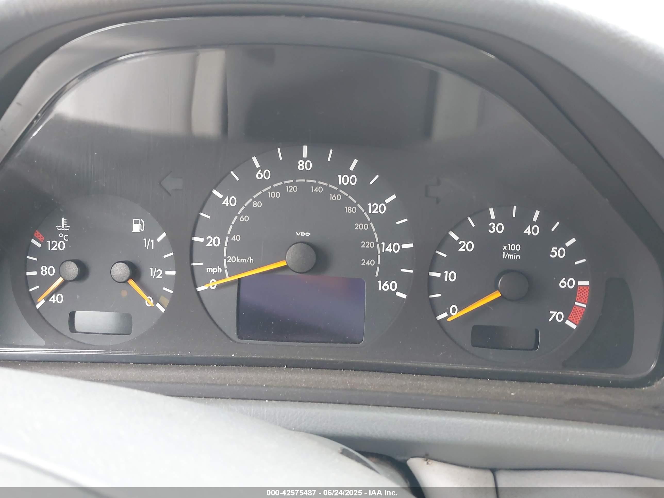 2002 Mercedes-benz Clk 320   Silver vin: WDBLJ65G12F197990