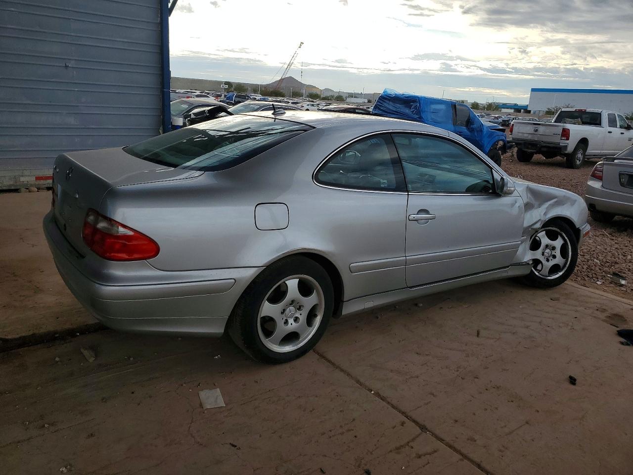 2002 Mercedes-benz Clk 320 Silver vin: WDBLJ65G12T109084