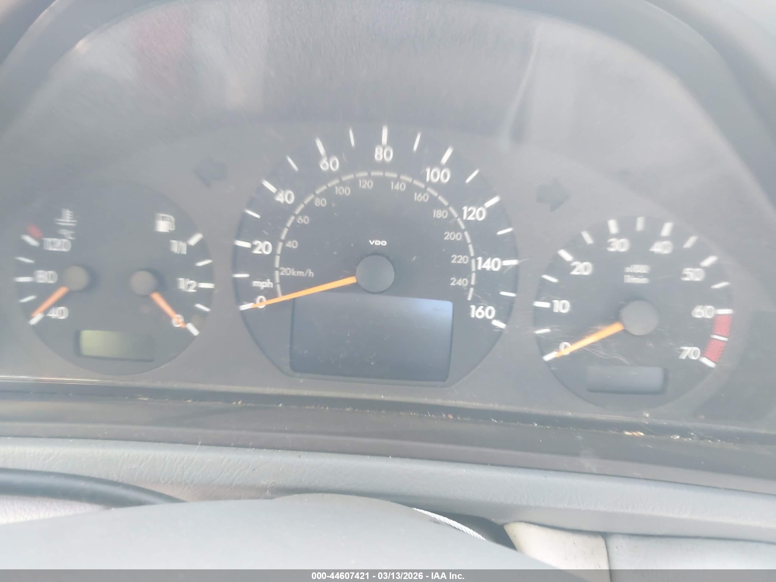 2000 Mercedes-benz Clk 320   Blue vin: WDBLJ65G1YF119136