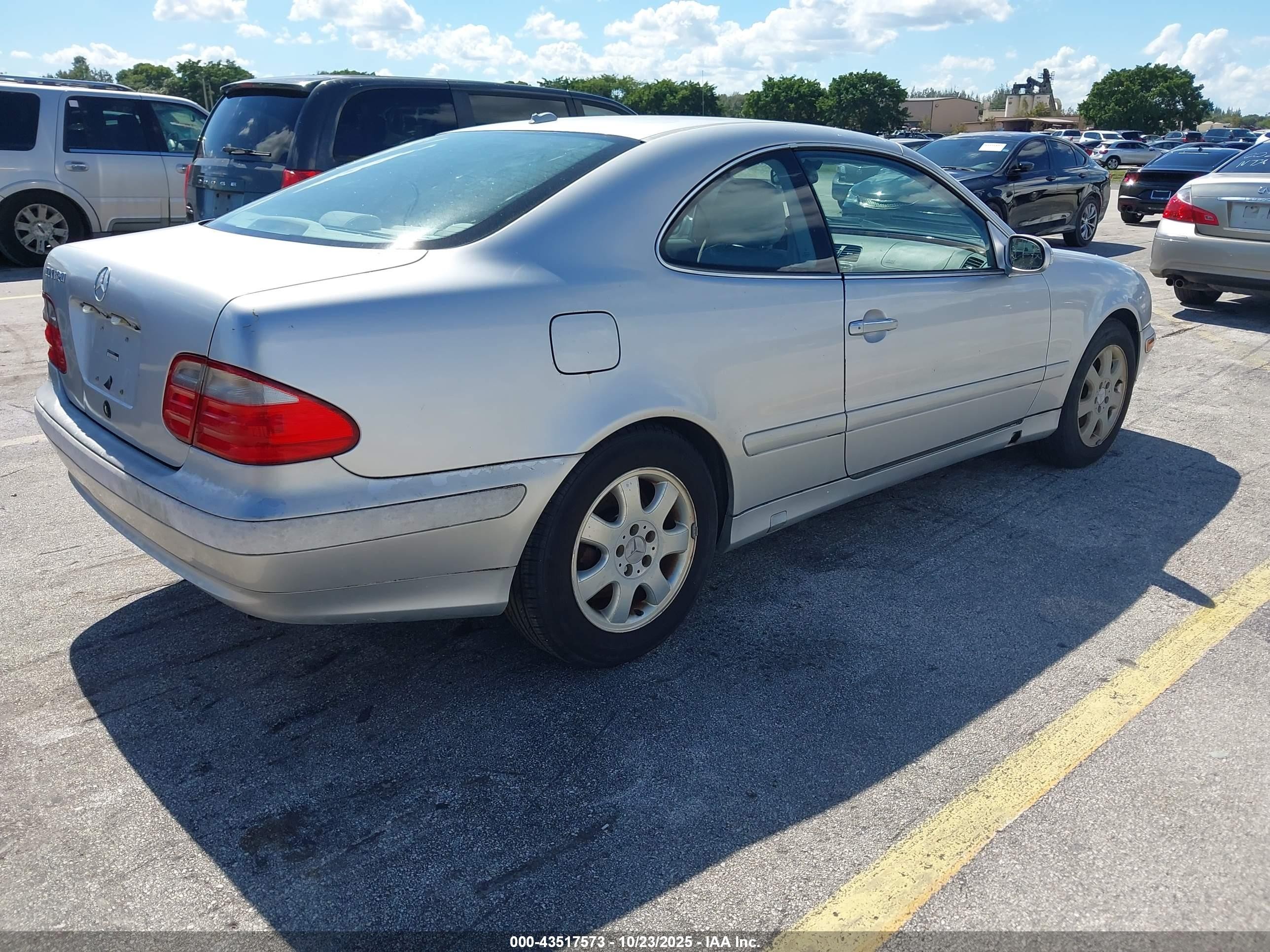2002 Mercedes-benz Clk 320   Silver vin: WDBLJ65G22F200931