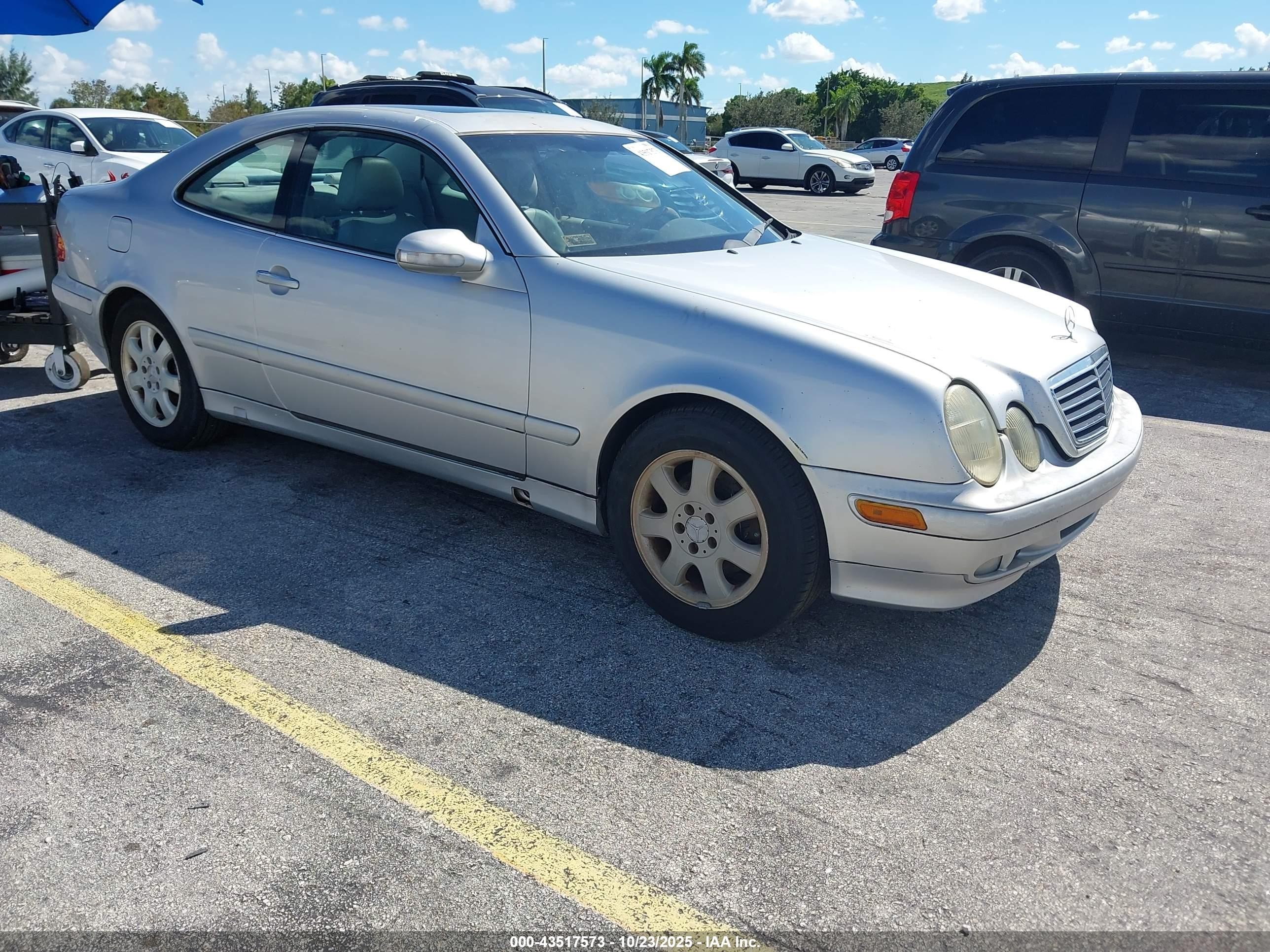 2002 Mercedes-benz Clk 320   Silver vin: WDBLJ65G22F200931