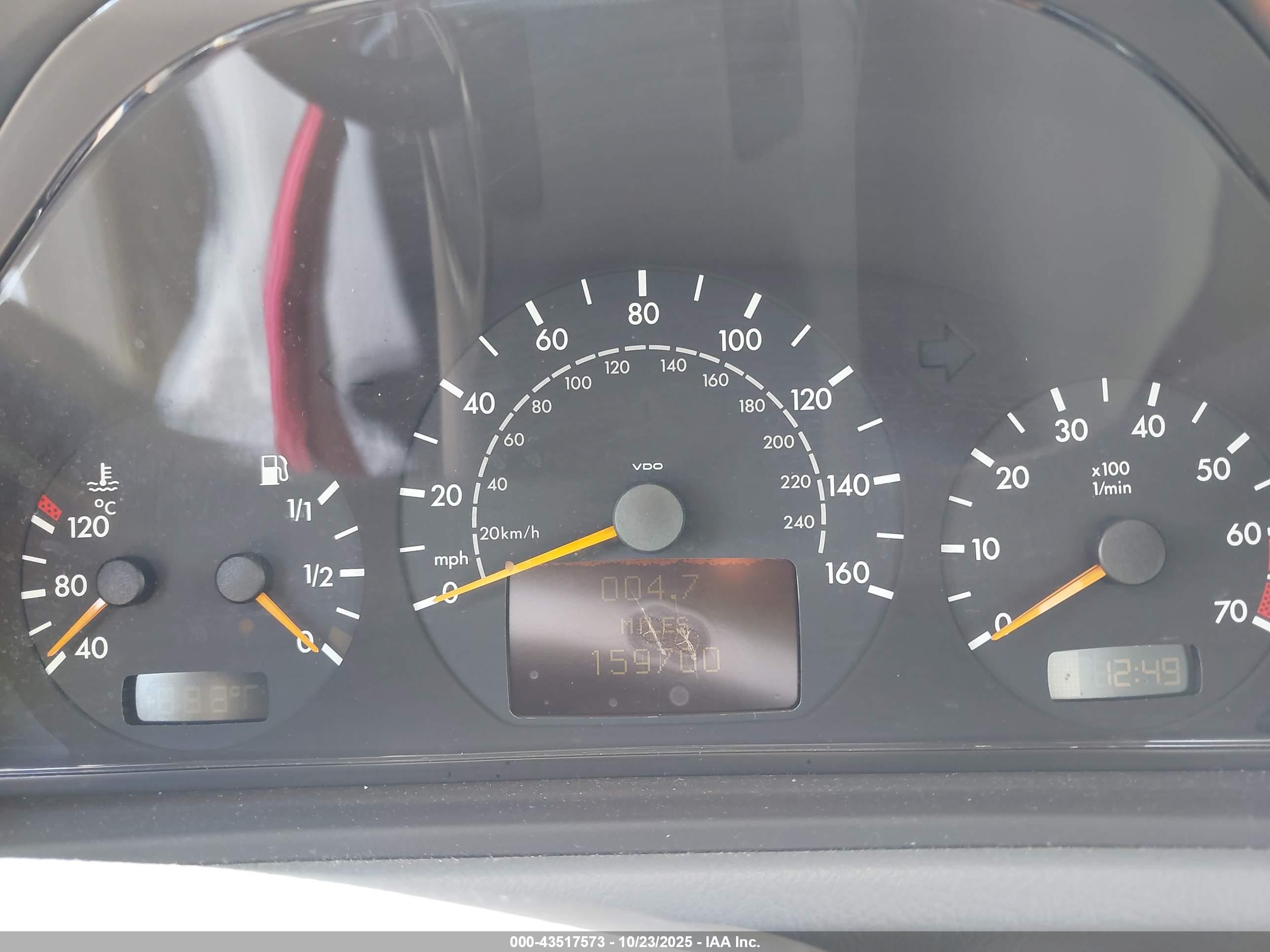 2002 Mercedes-benz Clk 320   Silver vin: WDBLJ65G22F200931