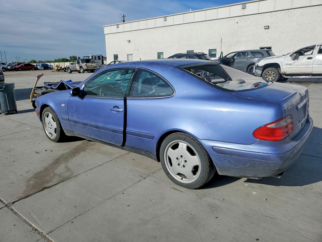 1999 Mercedes-benz Clk 320 Blue vin: WDBLJ65G2XF085593
