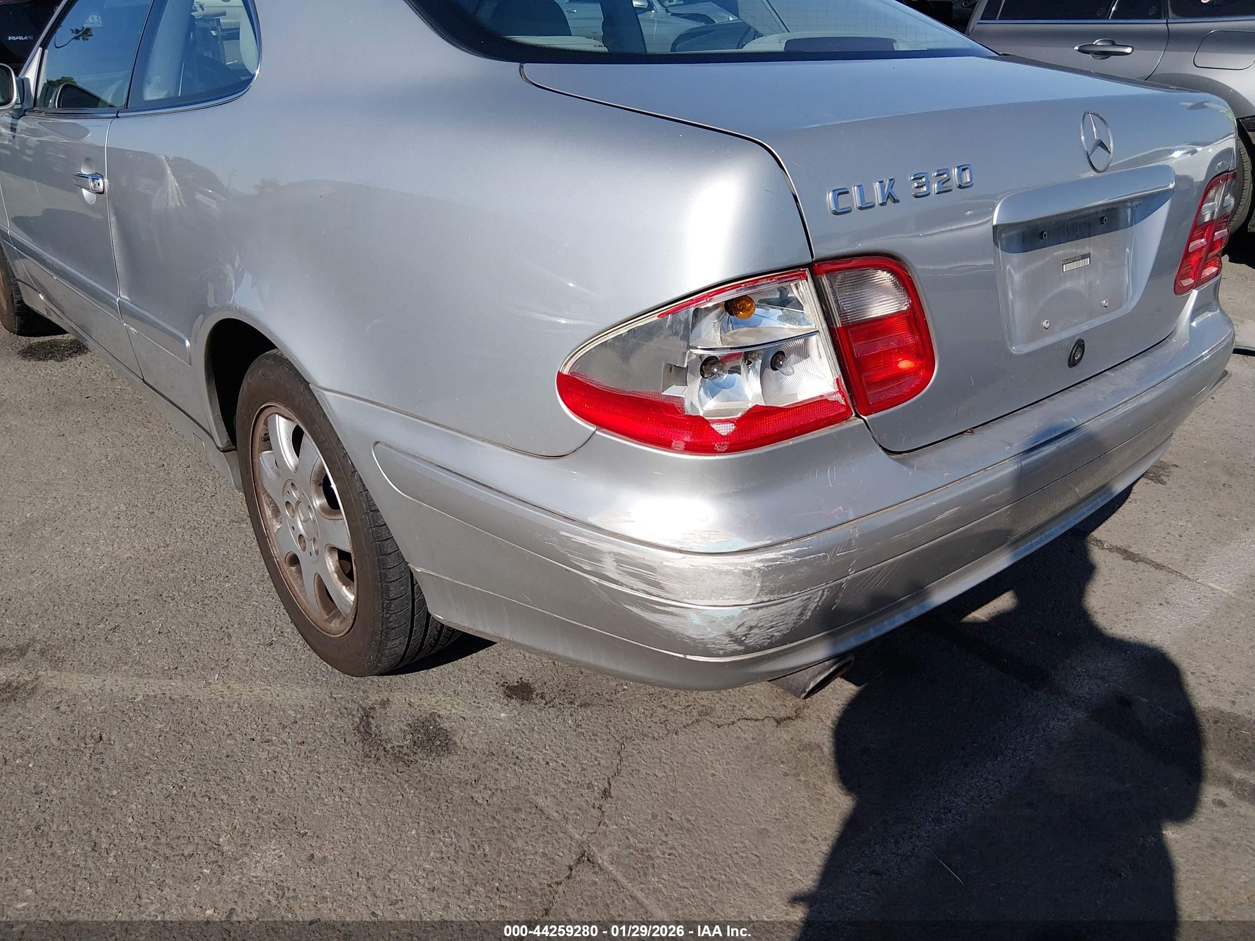 2000 Mercedes-benz Clk 320   Silver vin: WDBLJ65G2YF149732