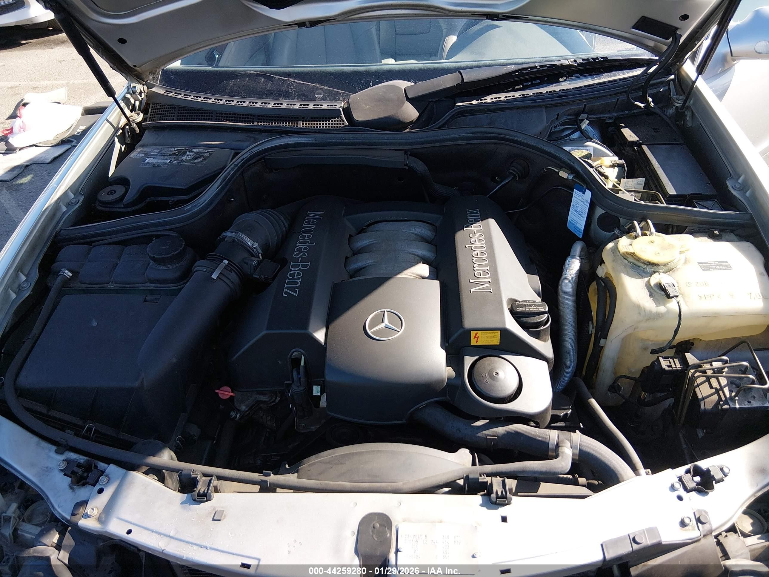2000 Mercedes-benz Clk 320   Silver vin: WDBLJ65G2YF149732