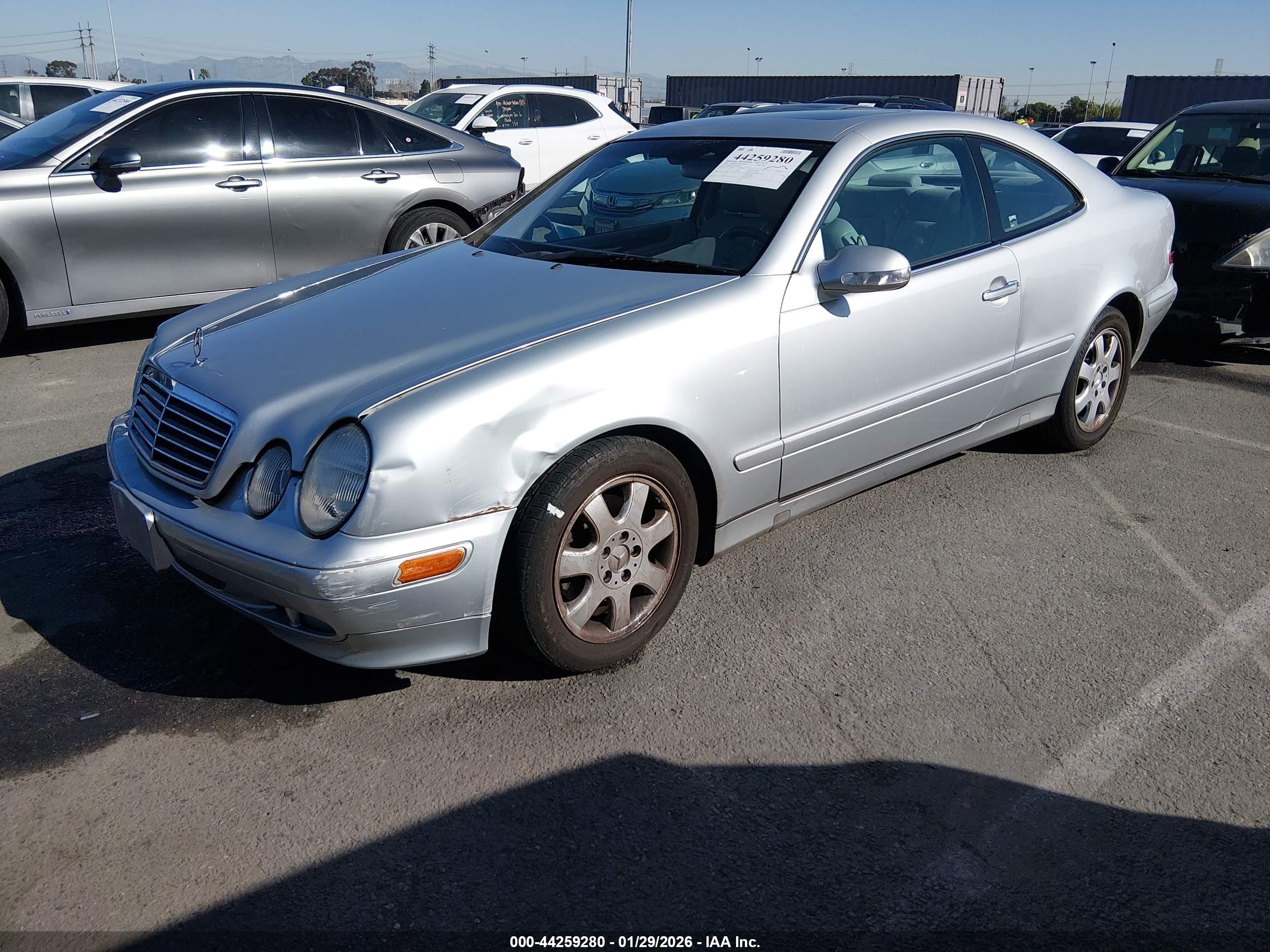 2000 Mercedes-benz Clk 320   Silver vin: WDBLJ65G2YF149732