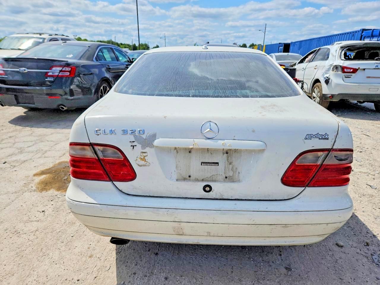 2002 Mercedes-benz Clk 320 White vin: WDBLJ65G32F199028