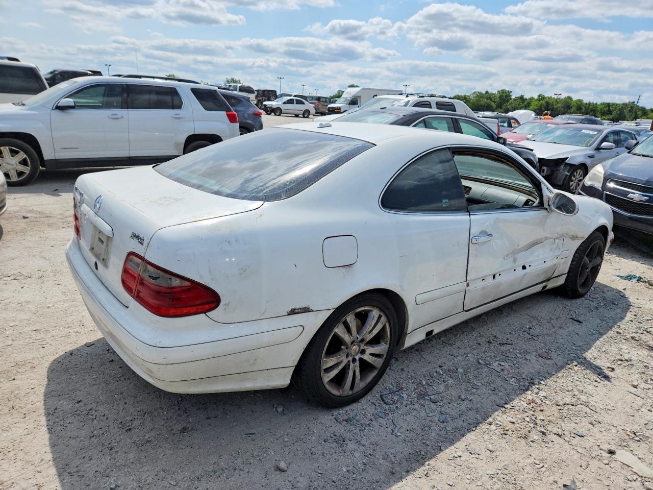 2002 Mercedes-benz Clk 320 White vin: WDBLJ65G32F199028