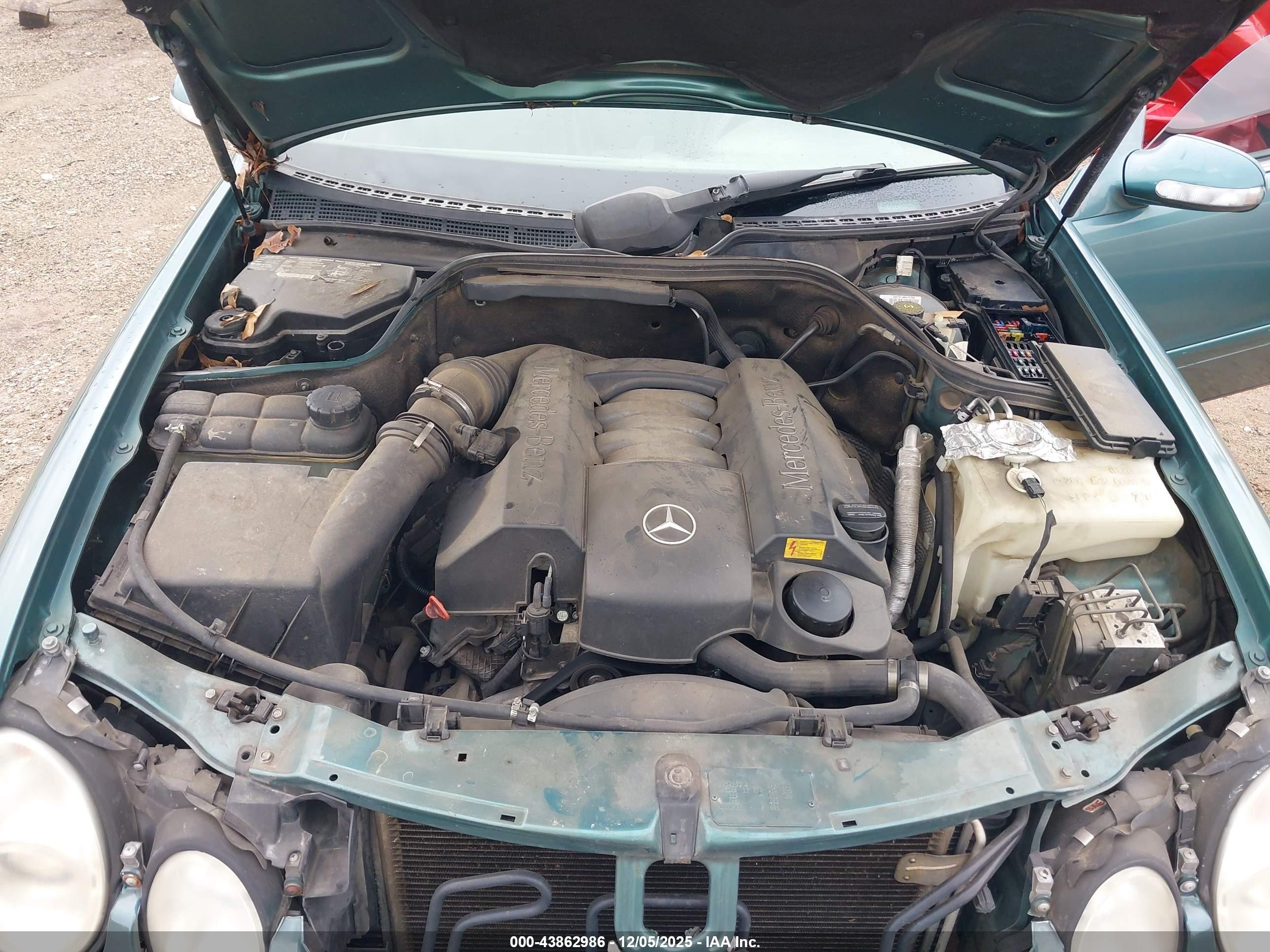 2002 Mercedes-benz Clk 320   Green vin: WDBLJ65G32T111421