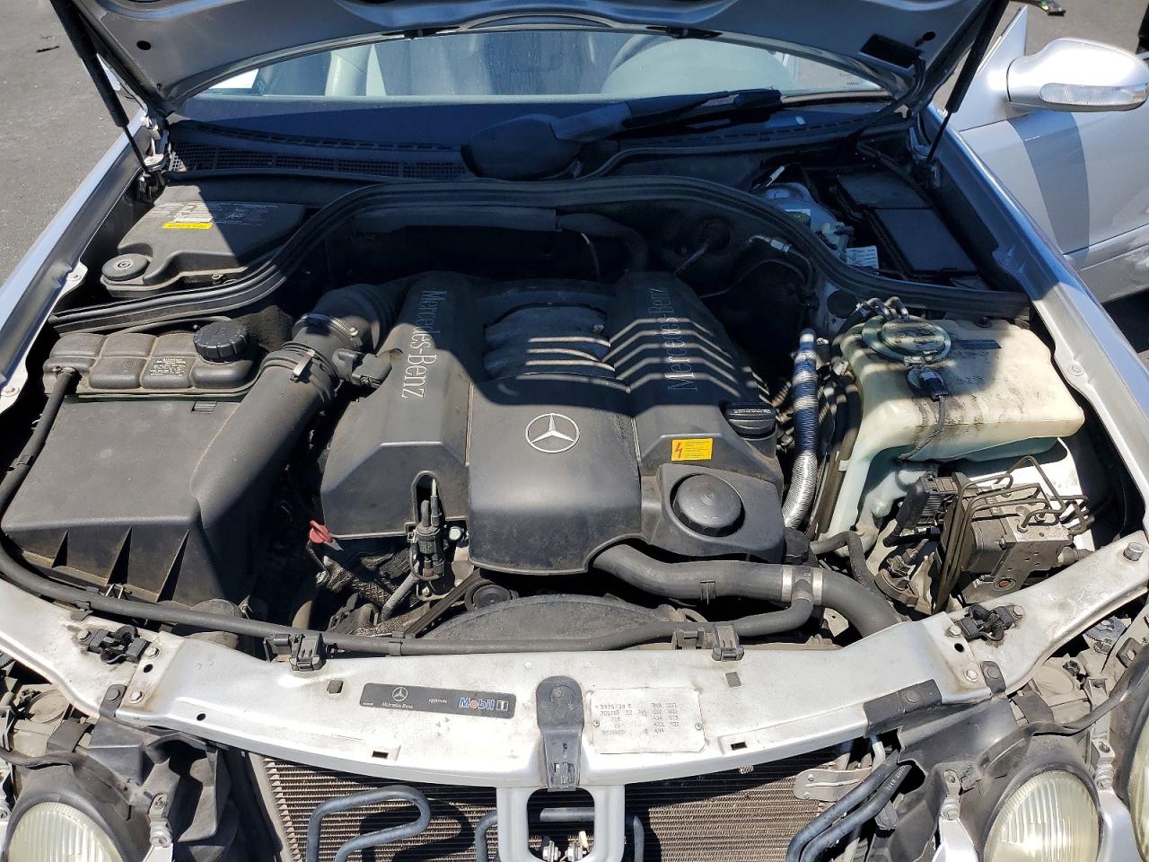 2002 Mercedes-benz Clk 320 Silver vin: WDBLJ65G42T122122