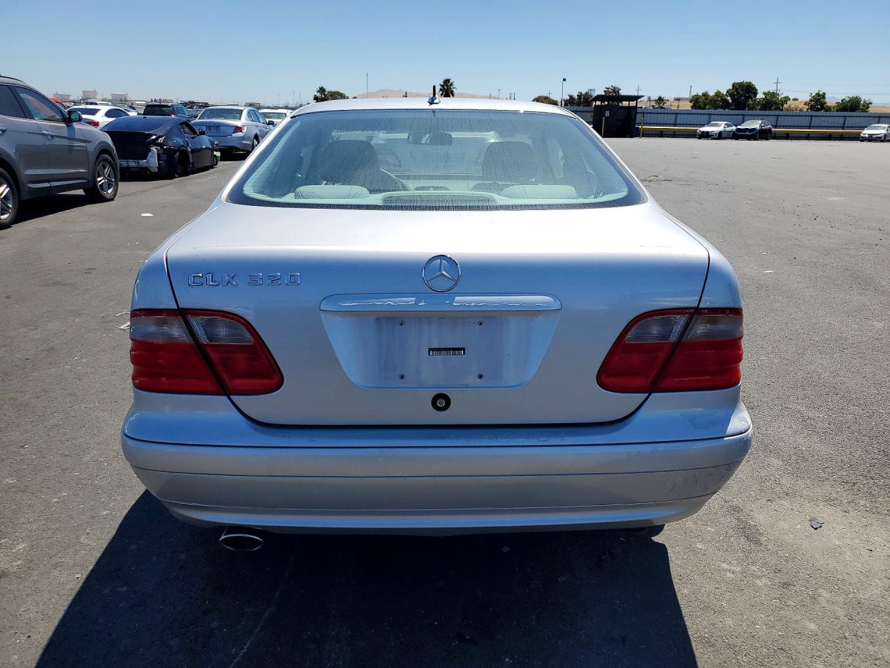 2002 Mercedes-benz Clk 320 Silver vin: WDBLJ65G42T122122