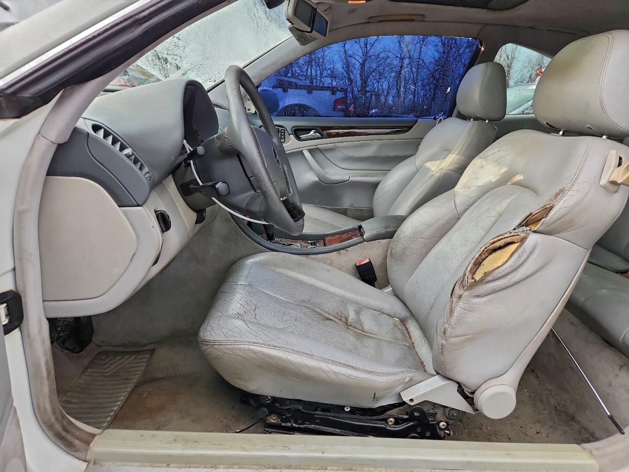 1998 Mercedes-benz Clk 320 White vin: WDBLJ65G4WF041528